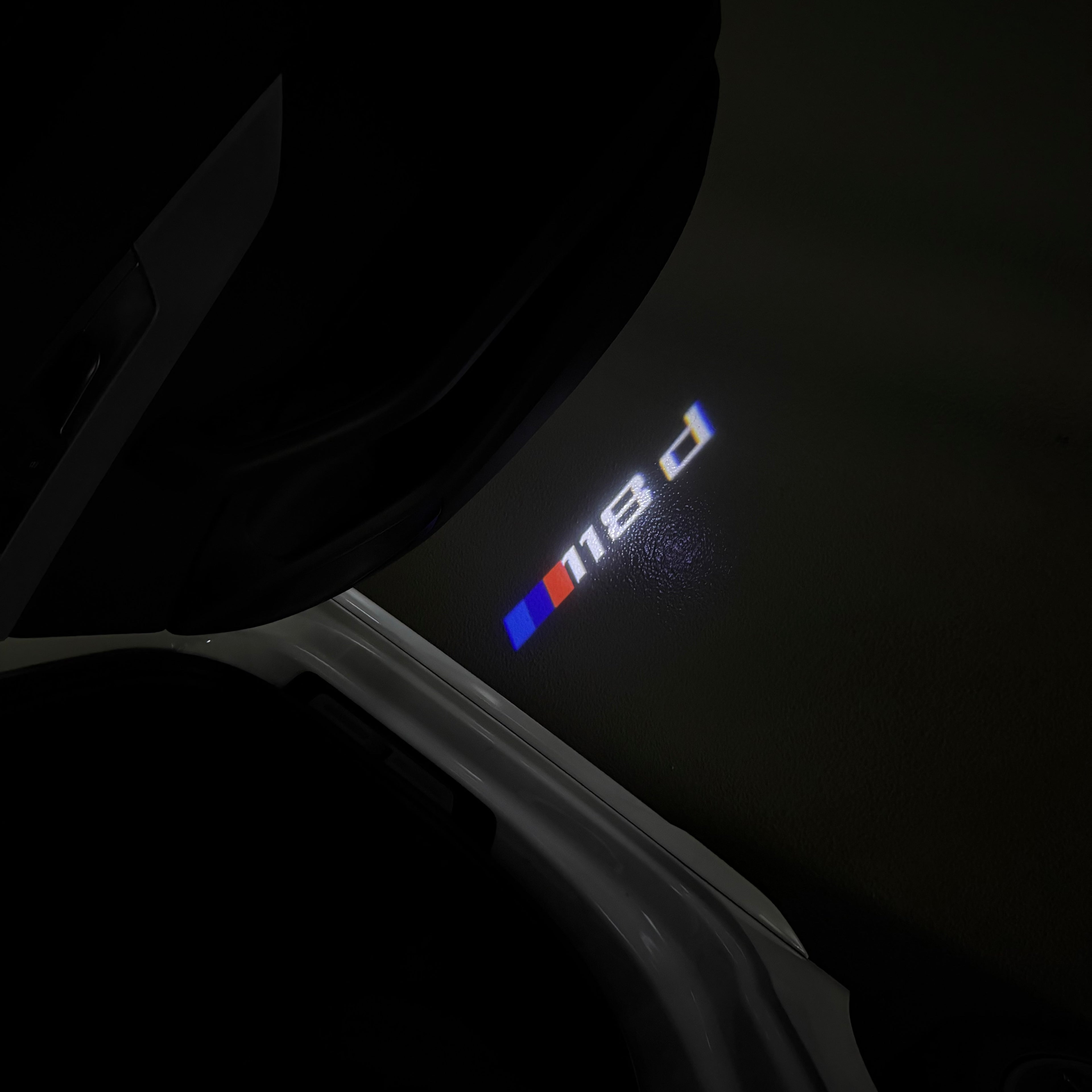 LUCES DE PROYECTOR DEL LOGOTIPO BMW M3 Nr.24 (cantidad 1 = 1 juegos / 2 luces de puerta)