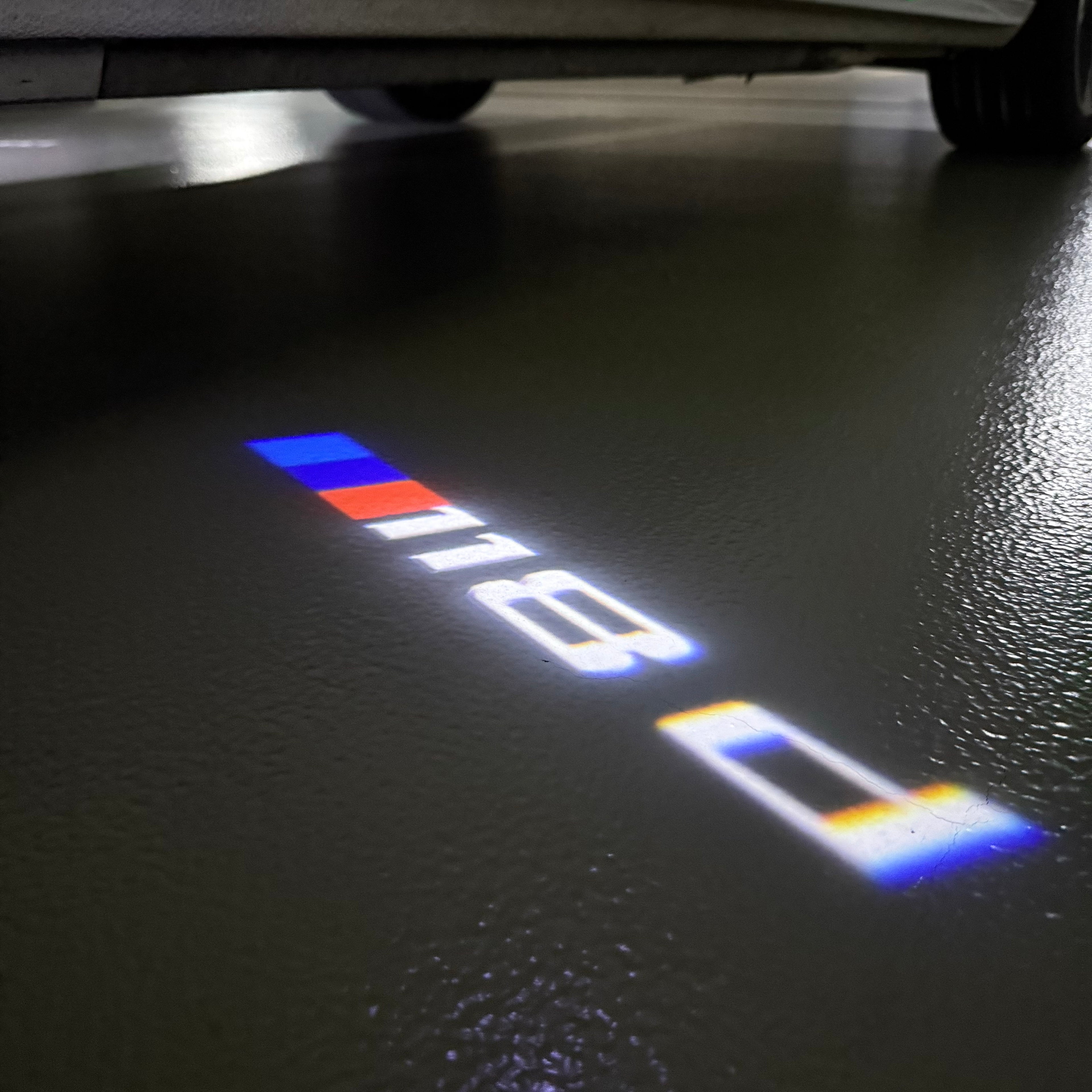 LUCES DE PROYECTOR DEL LOGOTIPO BMW M3 Nr.24 (cantidad 1 = 1 juegos / 2 luces de puerta)