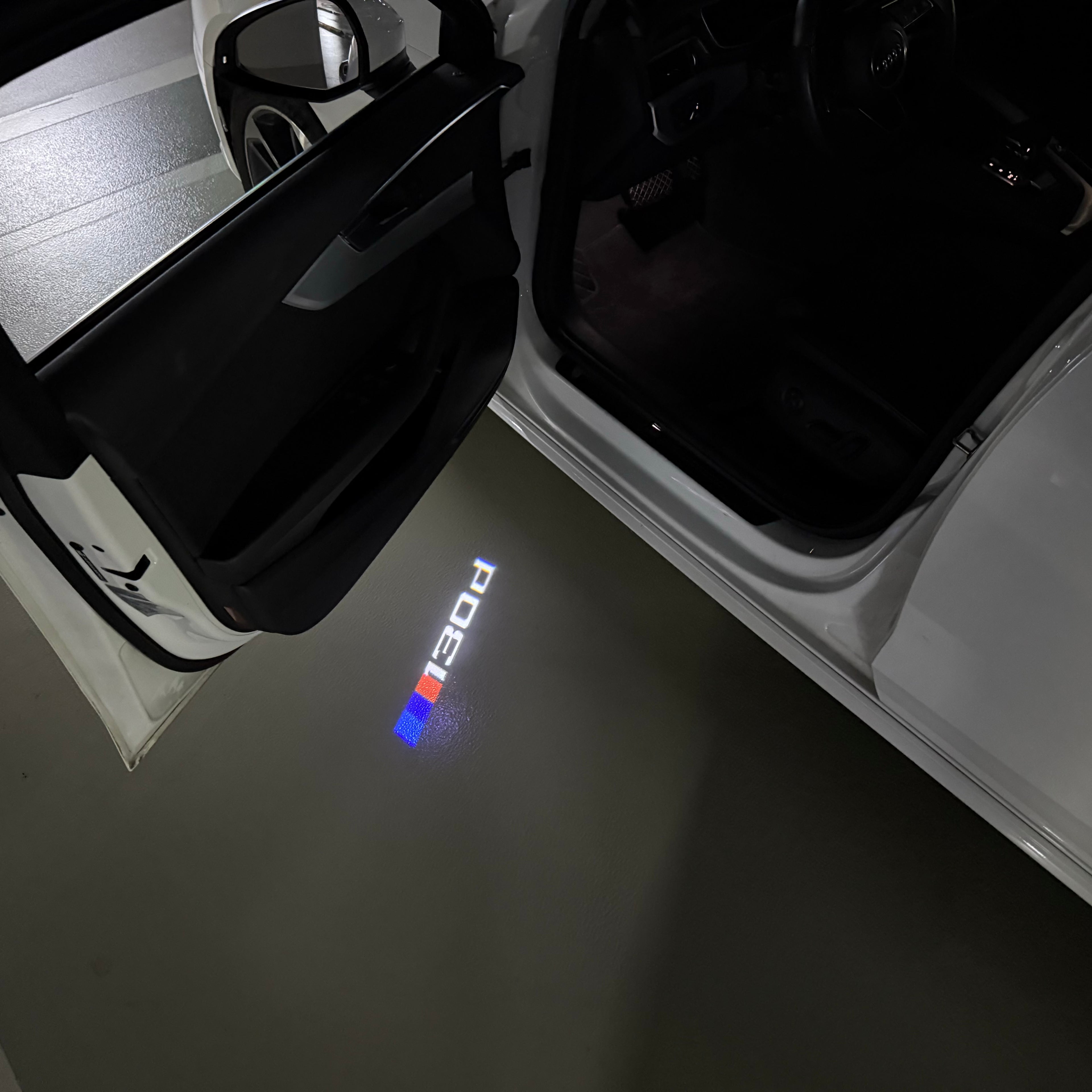 LUCES DE PROYECTOR DEL LOGOTIPO BMW M3 Nr.24 (cantidad 1 = 1 juegos / 2 luces de puerta)