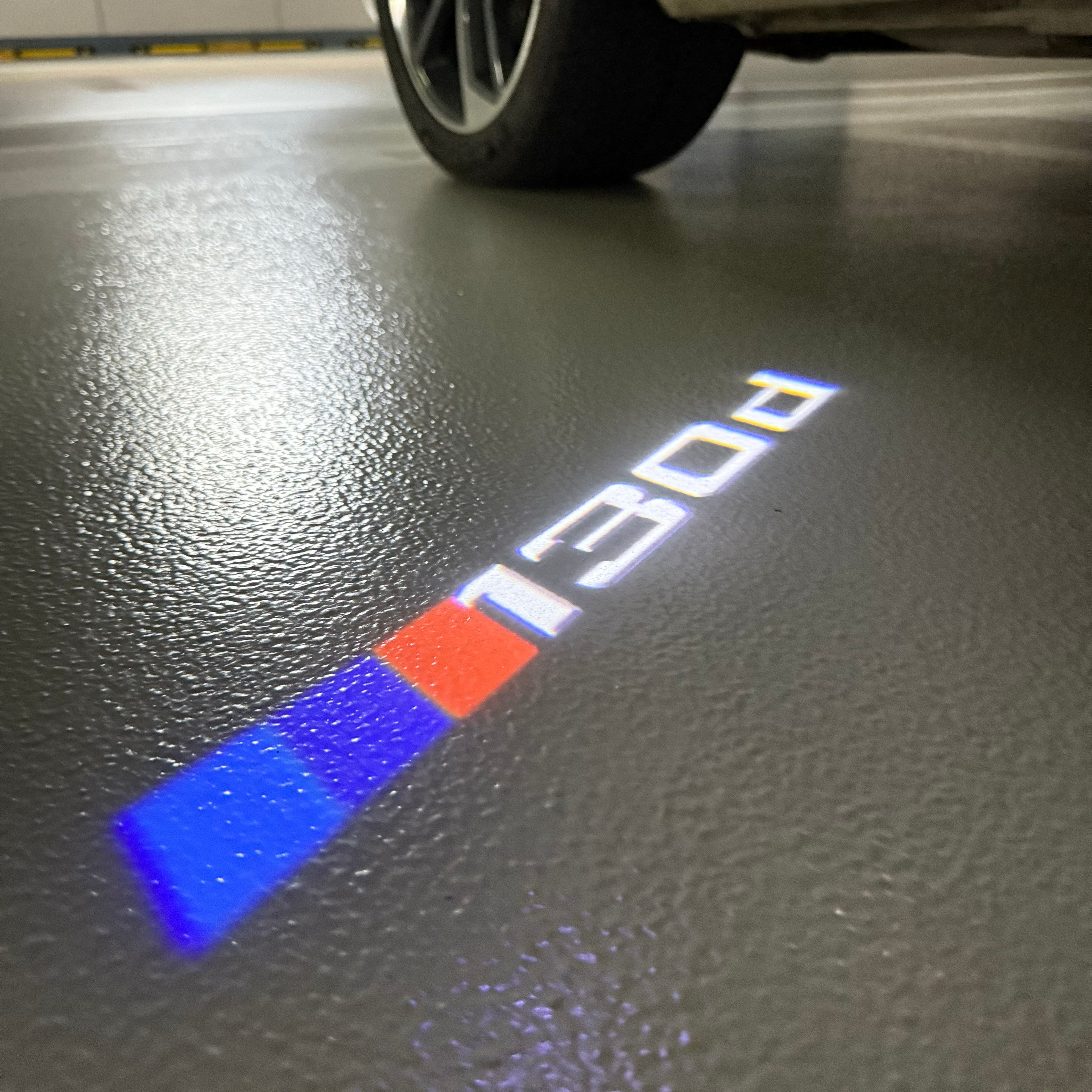 LUCES DE PROYECTOR DEL LOGOTIPO BMW M3 Nr.24 (cantidad 1 = 1 juegos / 2 luces de puerta)