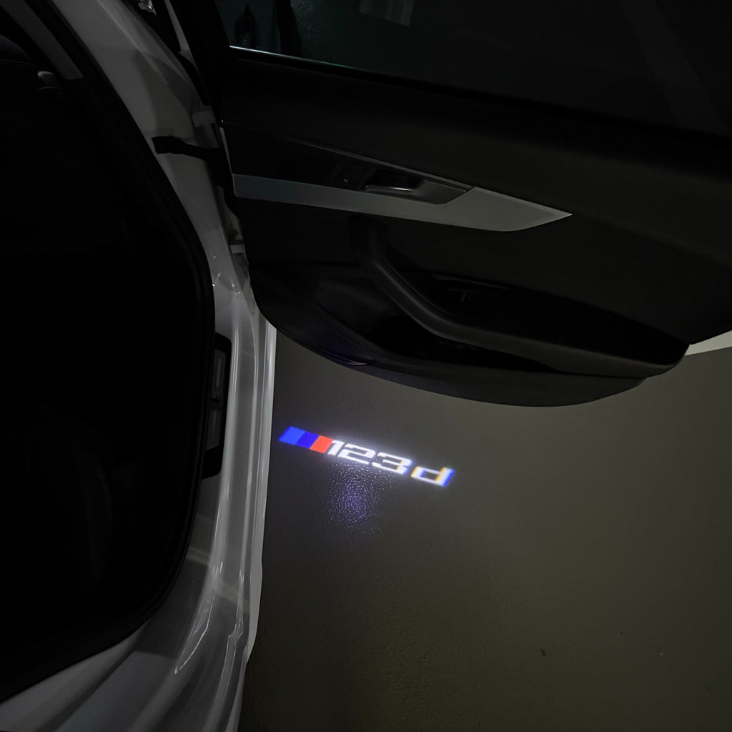ÉCLAIRAGE DE PROJECTEUR BMW M3 LOGO Nr.24 (quantité 1 = 1 jeux / 2 feux de porte)