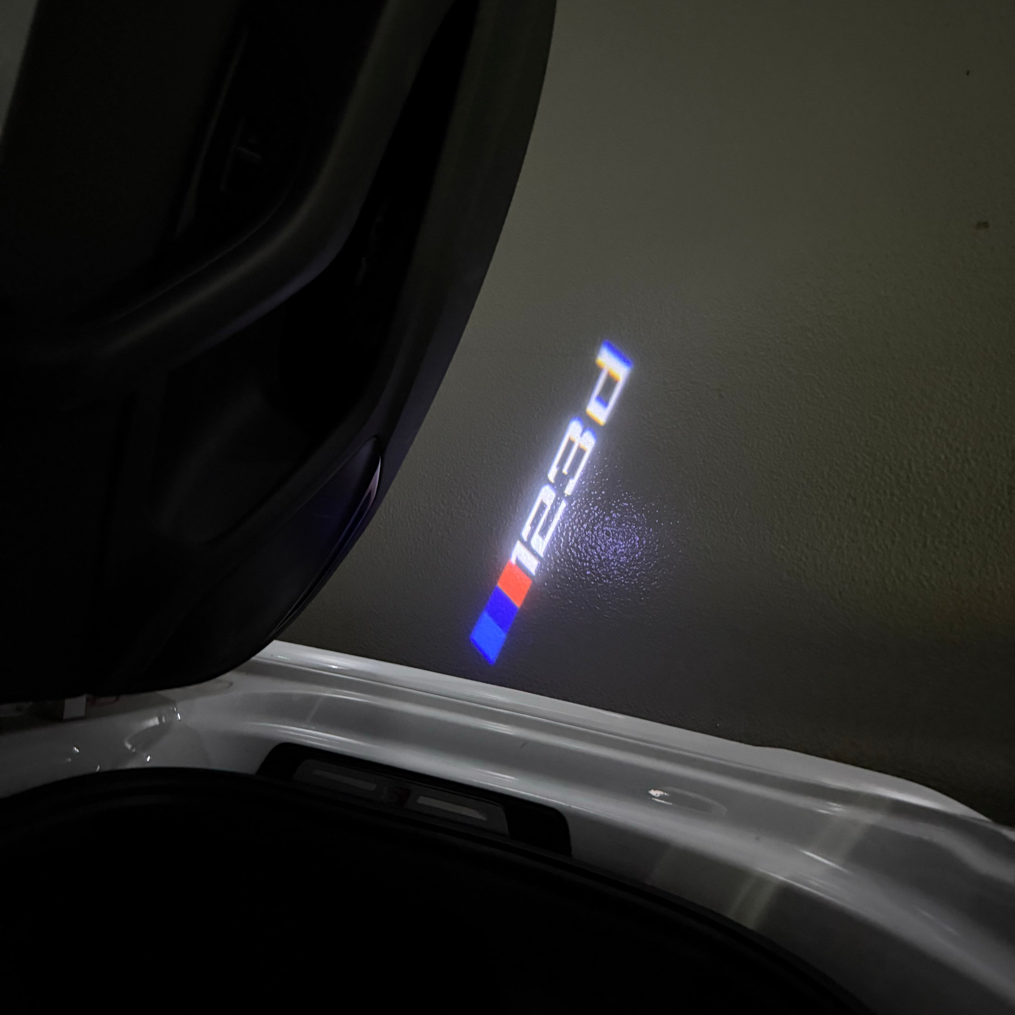 LUCES DE PROYECTOR DEL LOGOTIPO BMW M3 Nr.24 (cantidad 1 = 1 juegos / 2 luces de puerta)