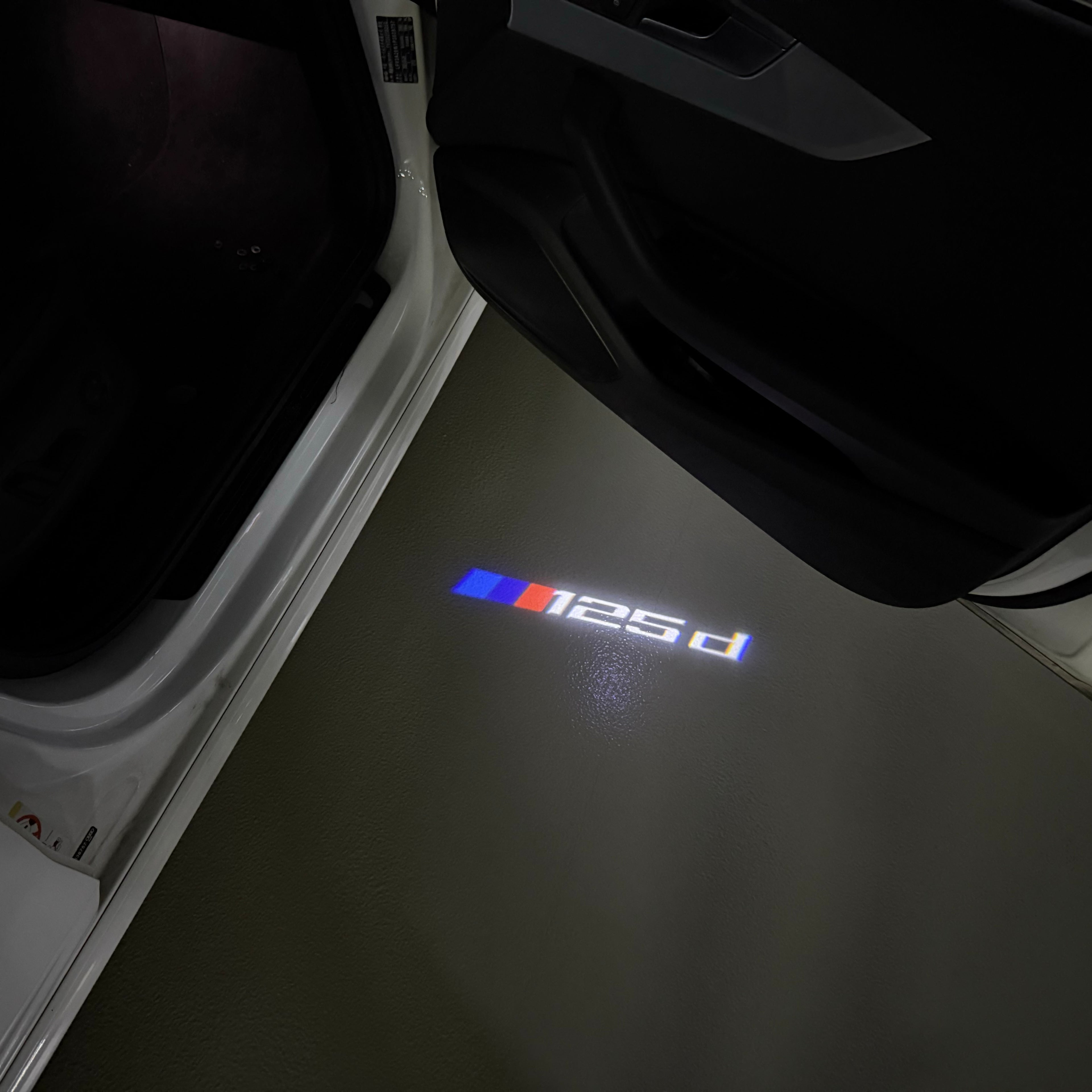 LUCES DE PROYECTOR DEL LOGOTIPO BMW M3 Nr.24 (cantidad 1 = 1 juegos / 2 luces de puerta)