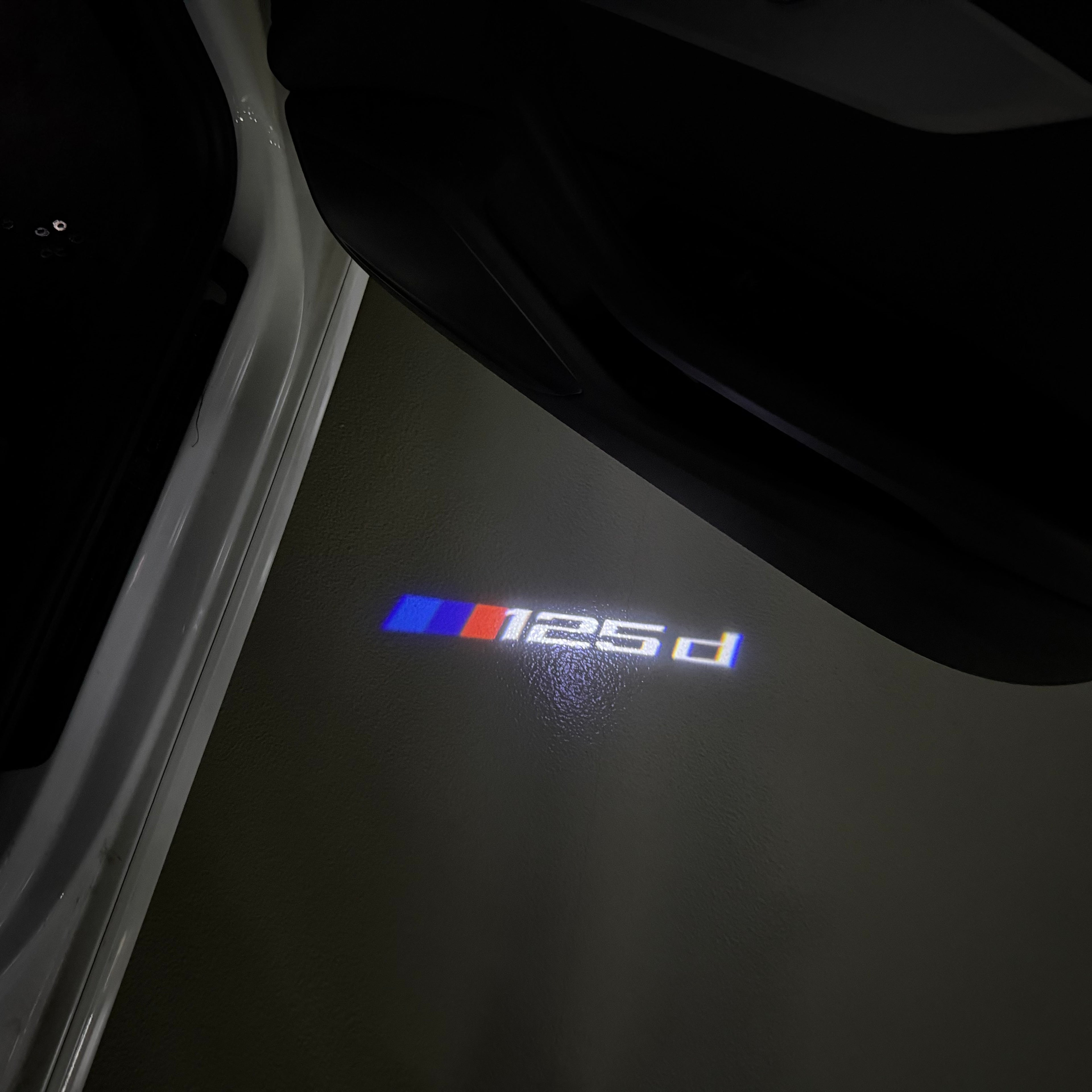 LUCES DE PROYECTOR DEL LOGOTIPO BMW M3 Nr.24 (cantidad 1 = 1 juegos / 2 luces de puerta)