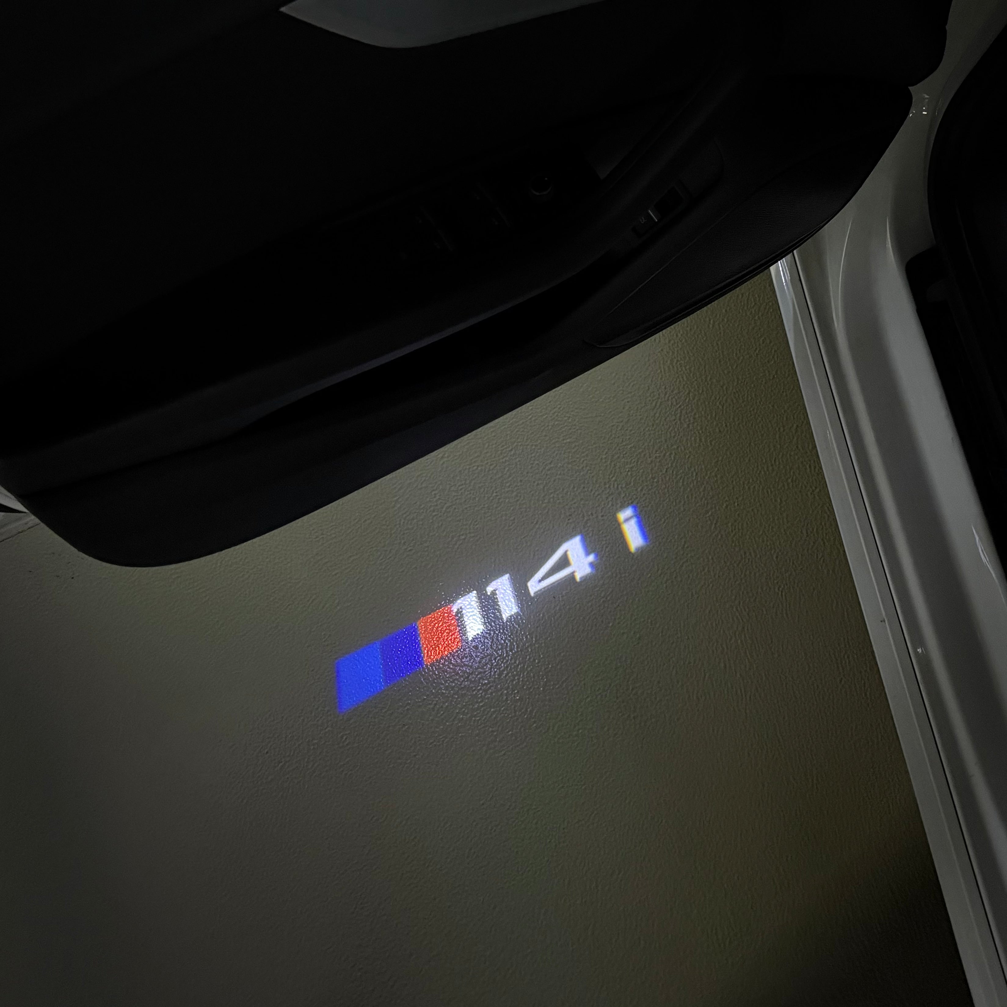 LUCES DE PROYECTOR DEL LOGOTIPO BMW M3 Nr.24 (cantidad 1 = 1 juegos / 2 luces de puerta)