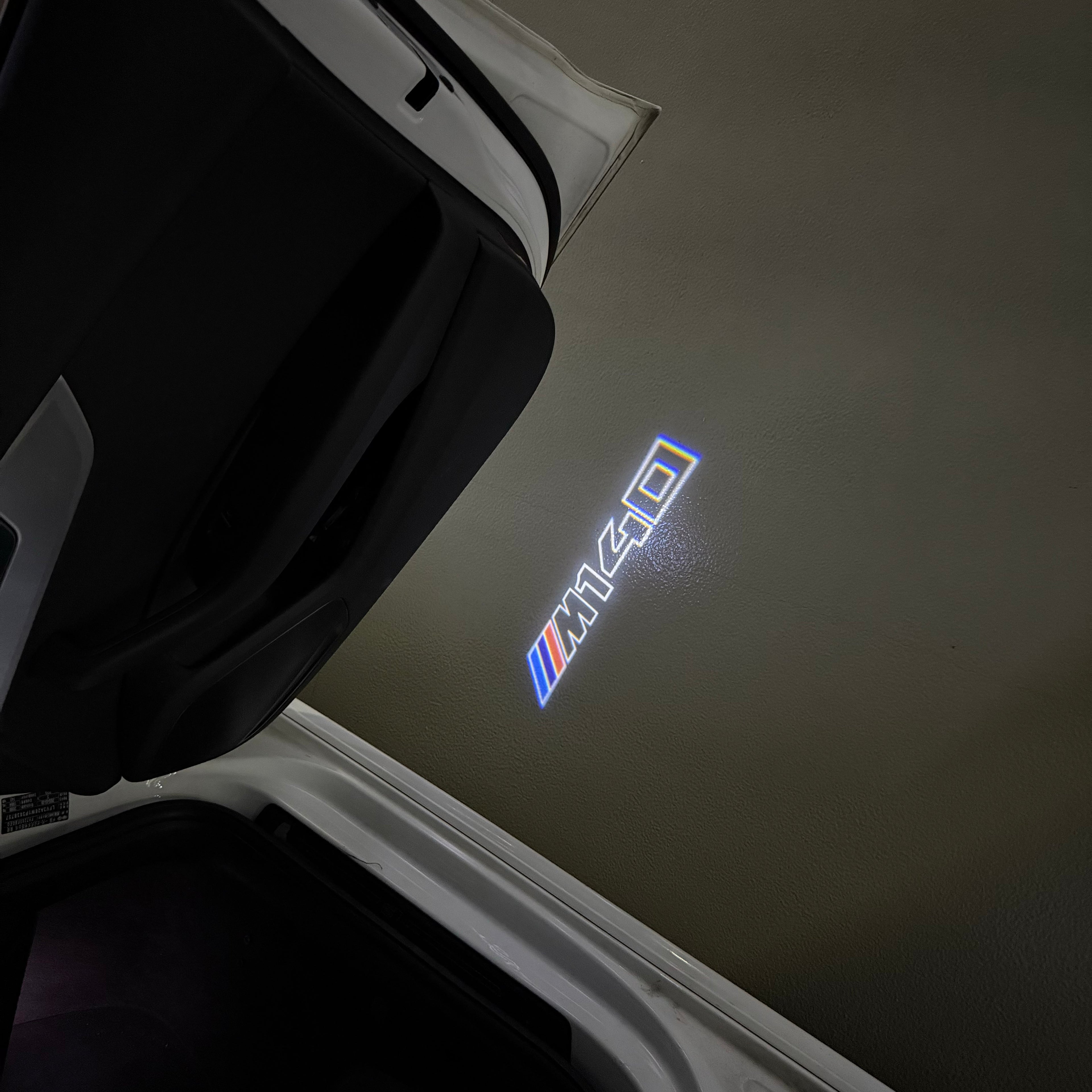 LUCES DE PROYECTOR DEL LOGOTIPO BMW M3 Nr.24 (cantidad 1 = 1 juegos / 2 luces de puerta)