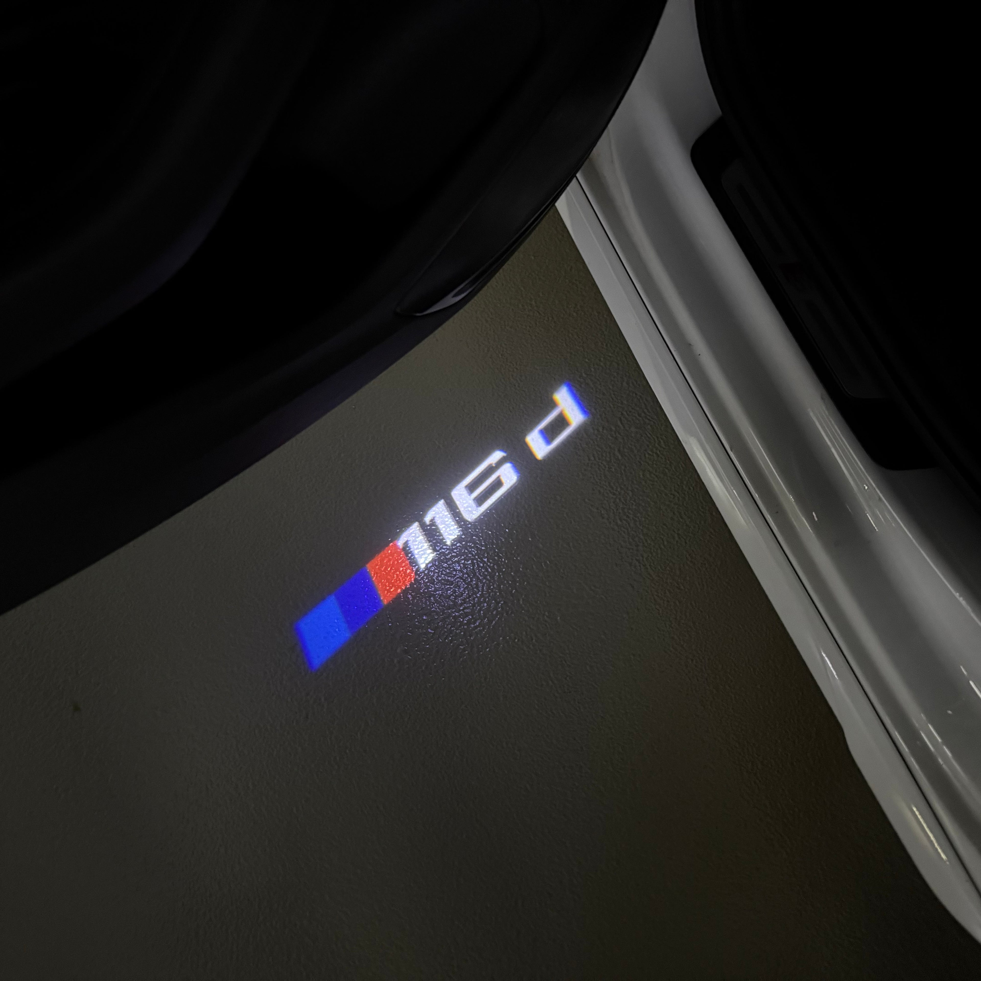 LUCES DE PROYECTOR DEL LOGOTIPO BMW M3 Nr.24 (cantidad 1 = 1 juegos / 2 luces de puerta)