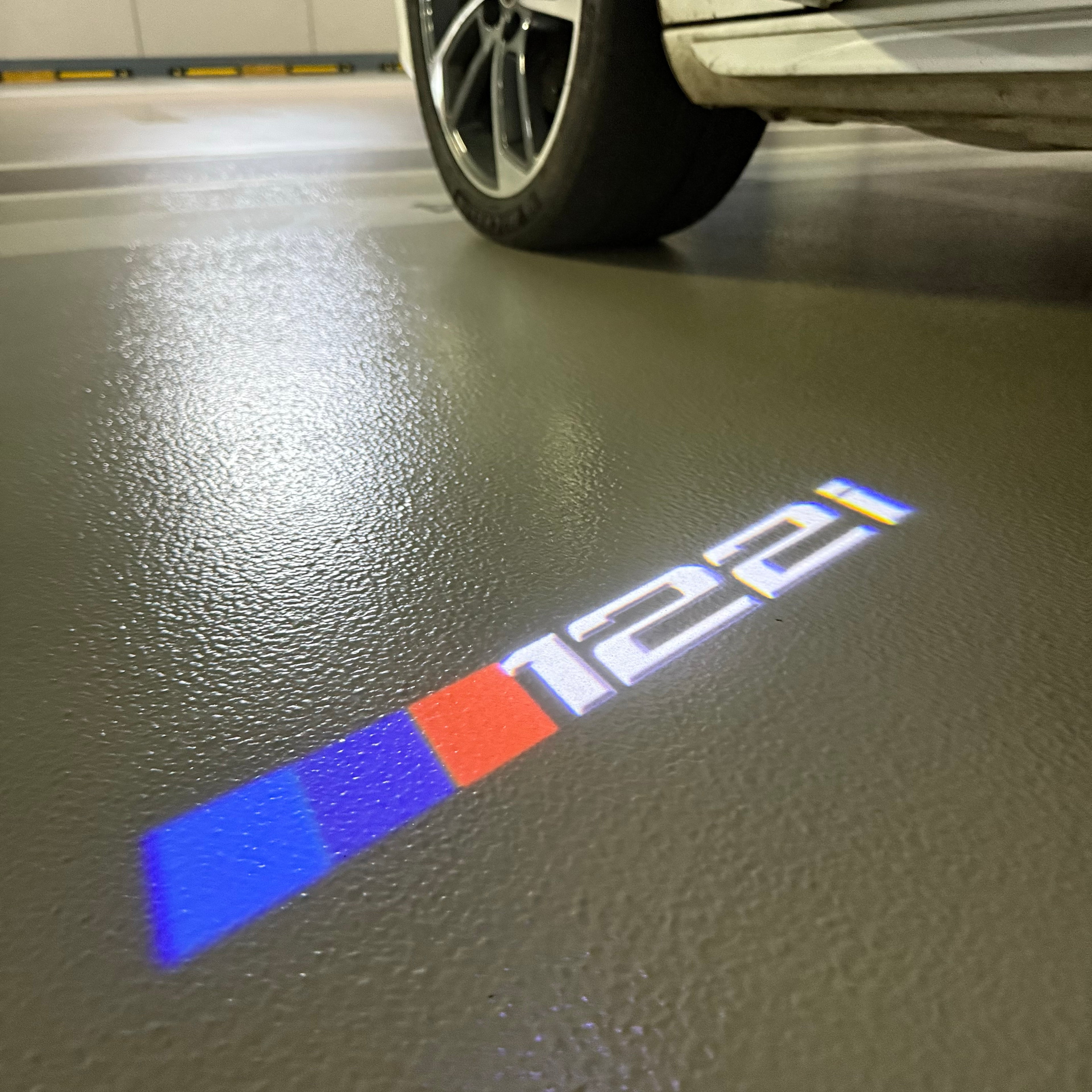LUCES DE PROYECTOR DEL LOGOTIPO BMW M3 Nr.24 (cantidad 1 = 1 juegos / 2 luces de puerta)