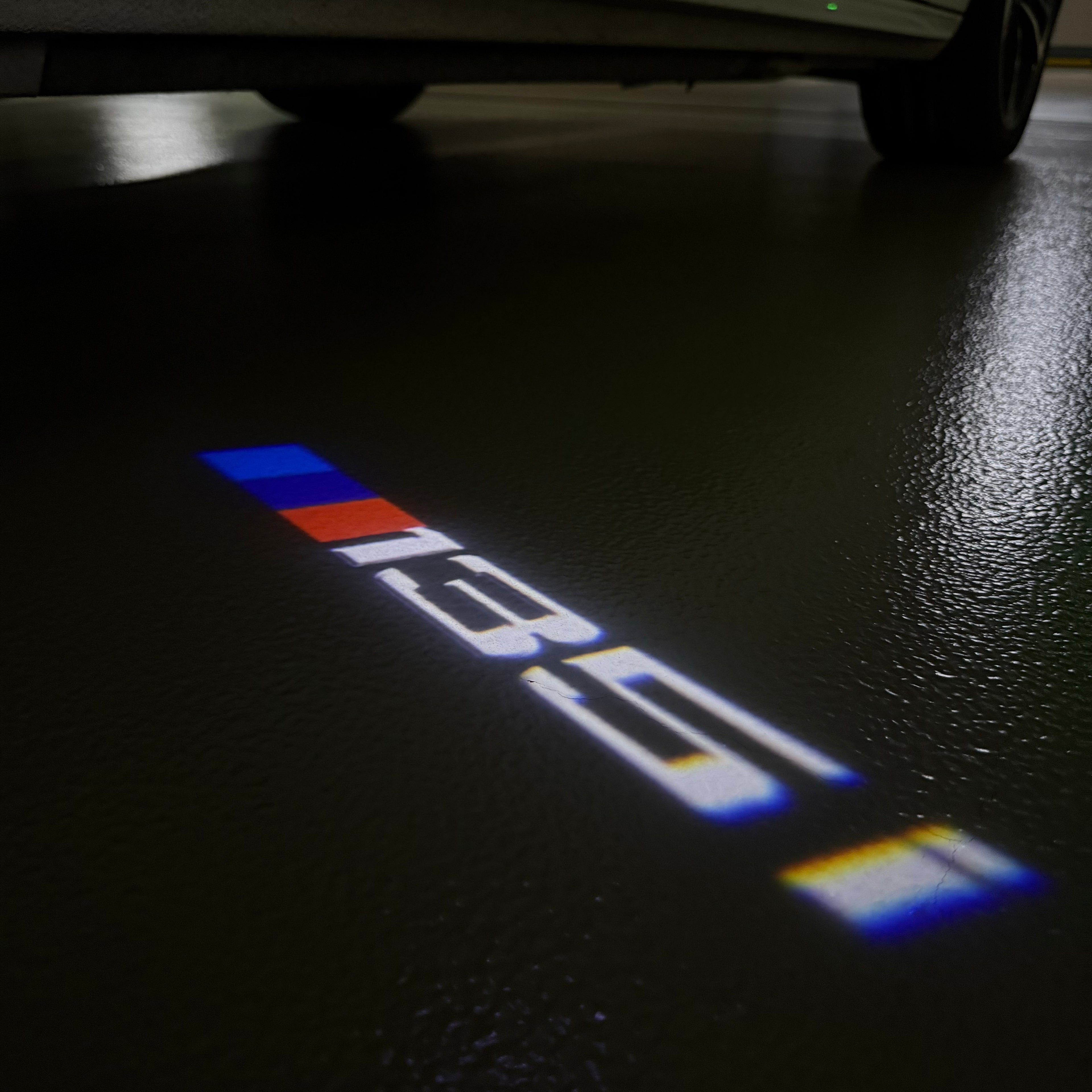 LUCES DE PROYECTOR DEL LOGOTIPO BMW M3 Nr.24 (cantidad 1 = 1 juegos / 2 luces de puerta)