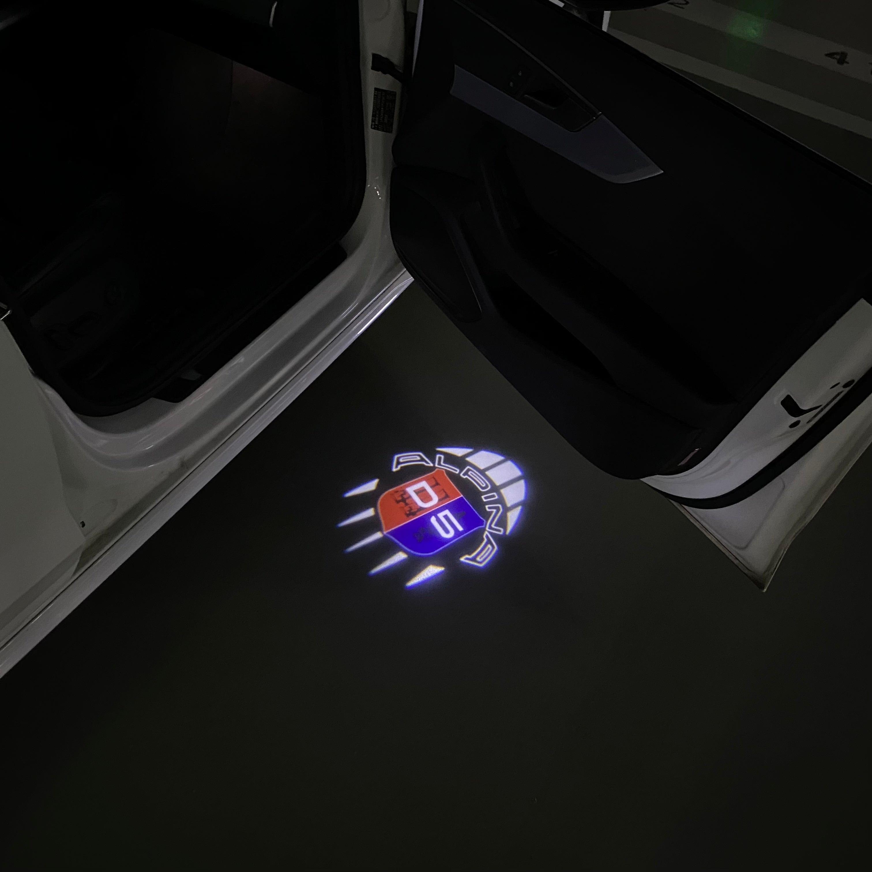 ALPINA D5 LOGO PROJECTOT LIGHTS  (quantity 1 = 1 sets/2 door lights) Nr.07A19