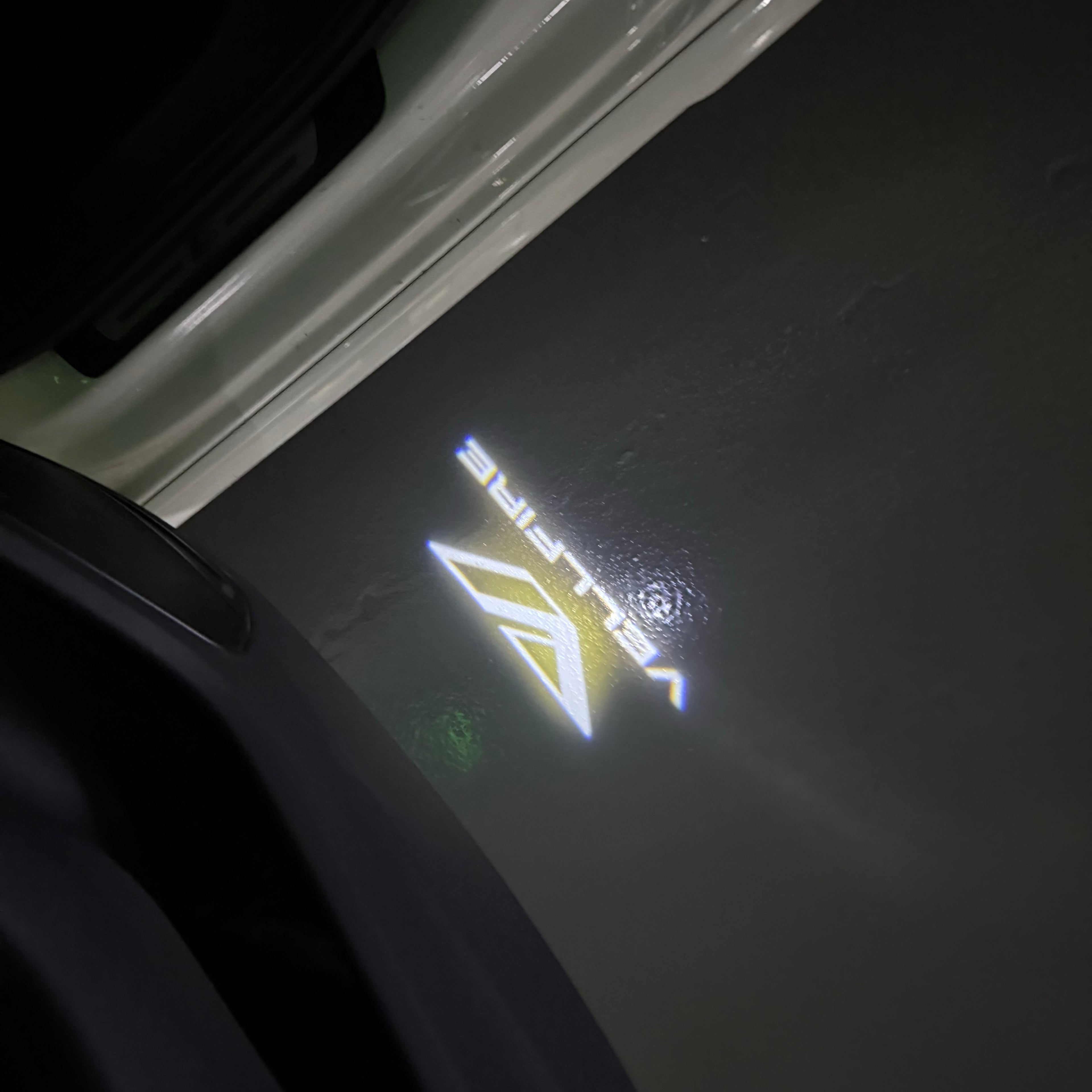 Toyota LOGO PROJECROTR LIGHTS Nr.02 (quantité 1 = 1 ensembles / 2 feux de porte)