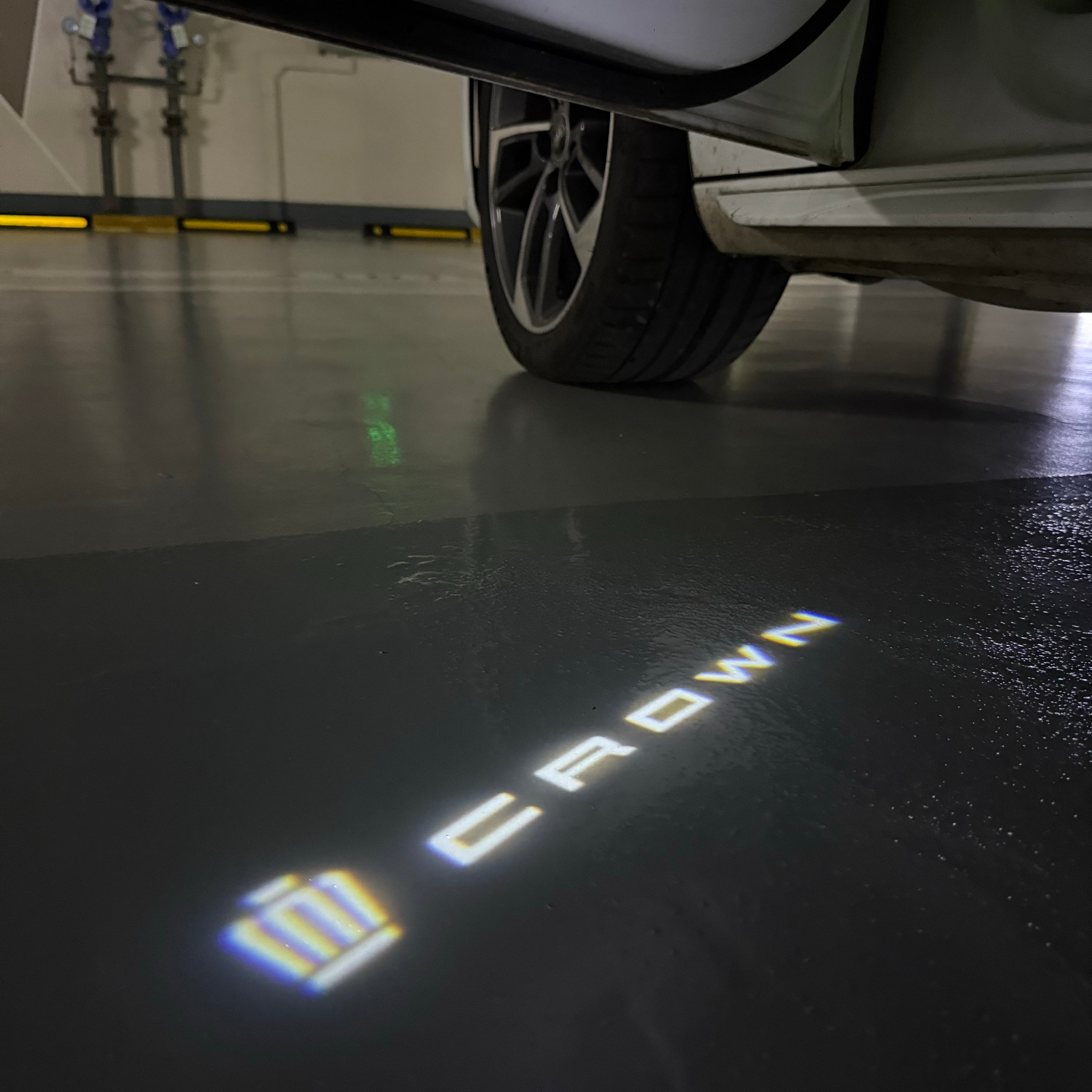 TOYOTA  CROWN  LOGO PROJECROTR LIGHTS  (quantity 1 = 1 sets/2 door lights) Nr.0GP26