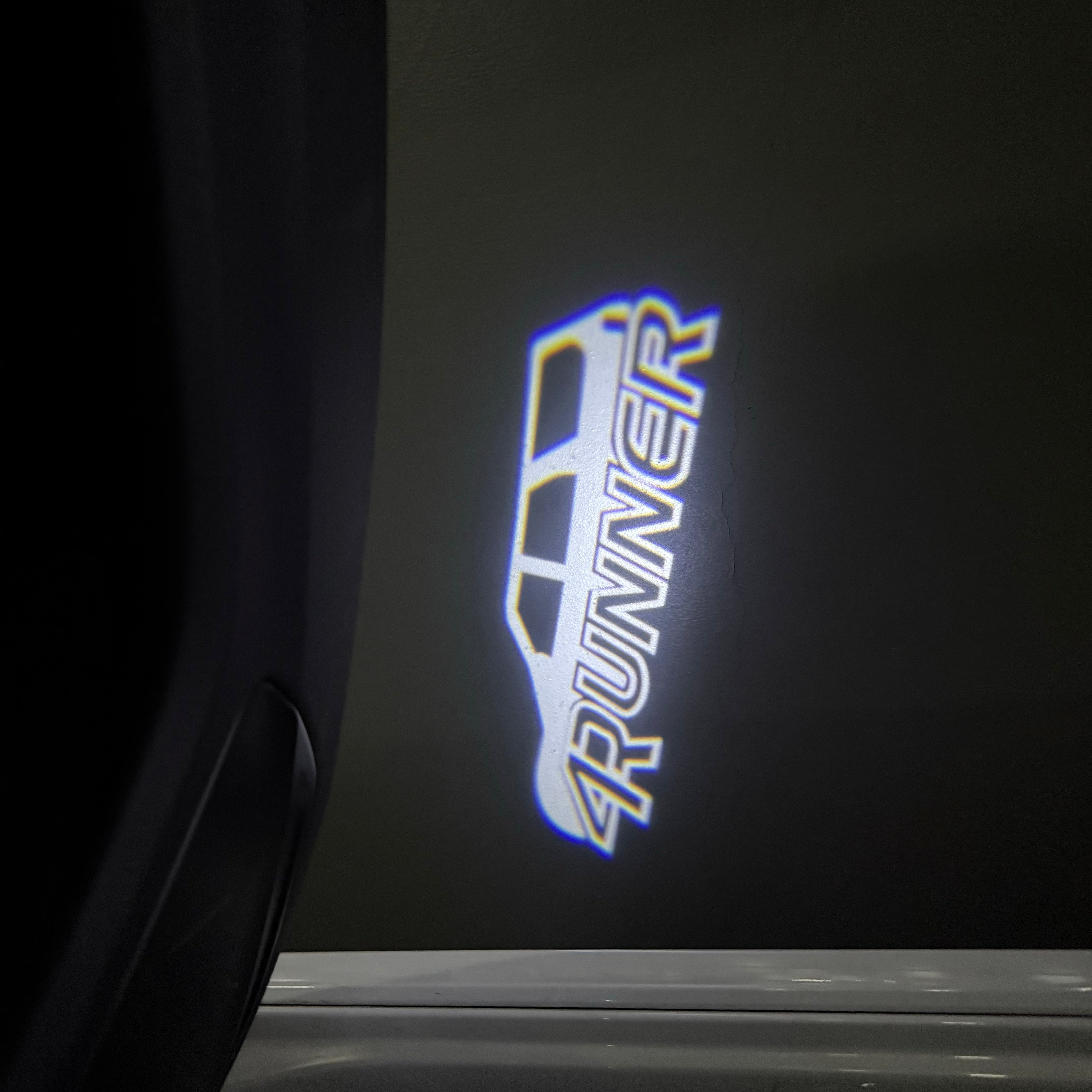 Toyota LOGO PROJECROTR LIGHTS Nr.02 (quantité 1 = 1 ensembles / 2 feux de porte)