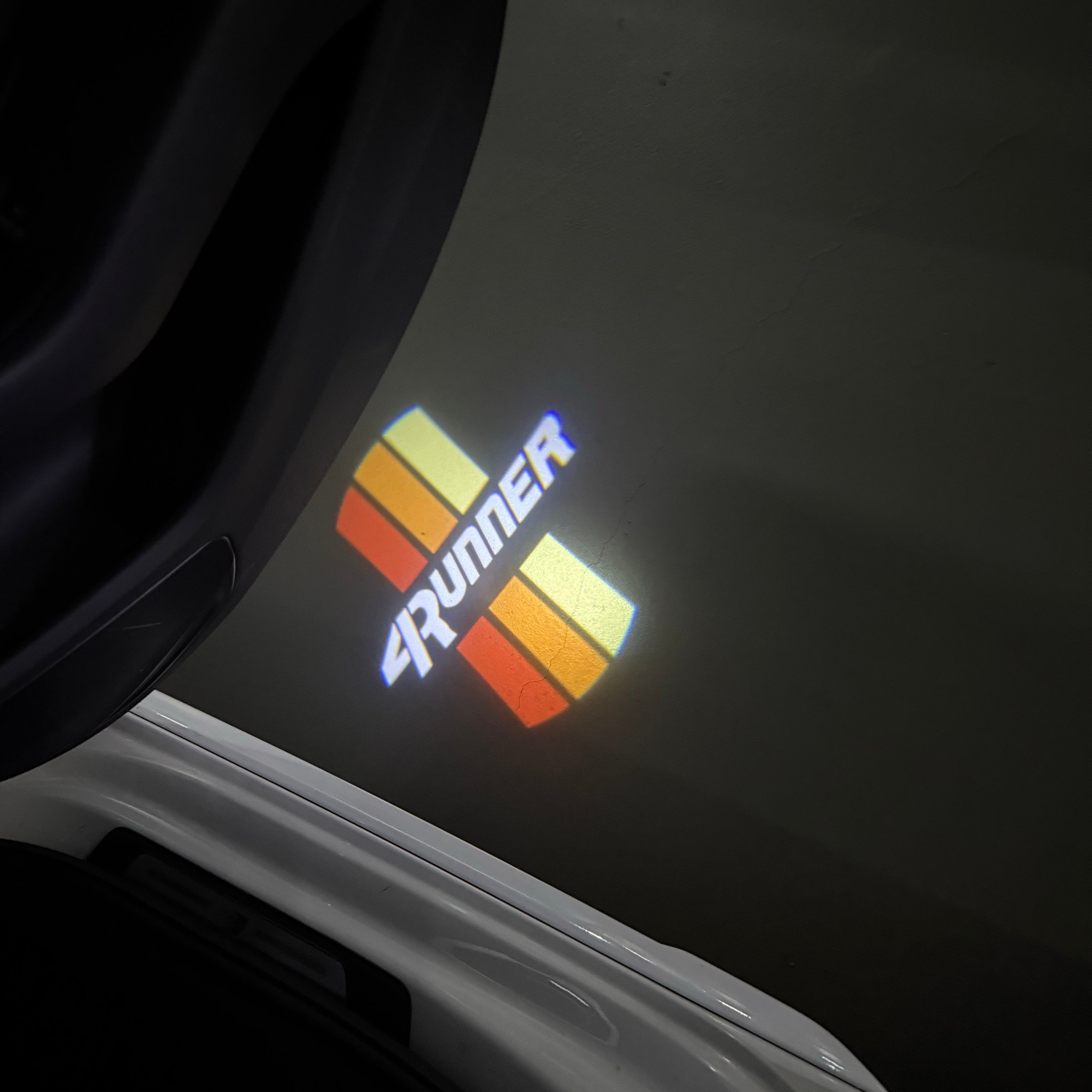 Toyota LOGO PROJECROTR LIGHTS Nr.02 (quantité 1 = 1 ensembles / 2 feux de porte)