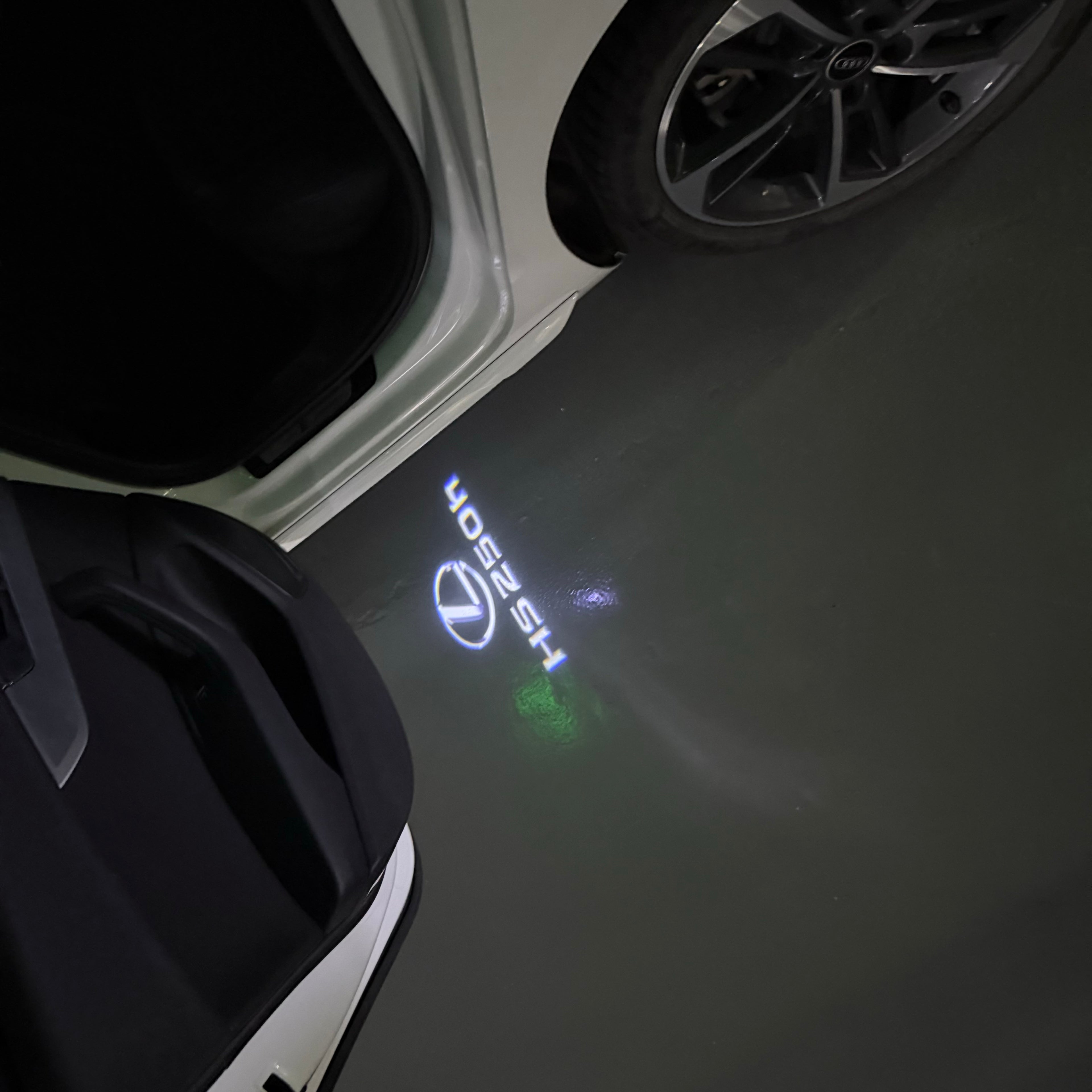 LEXUS LOGO PROJECTOR LIGHTS Nr.01 (الكمية 1 = 1 مجموعة / 2 أضواء باب)