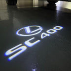 LEXUS LOGO PROJECTOR LIGHTS Nr.01 (الكمية 1 = 1 مجموعة / 2 أضواء باب)