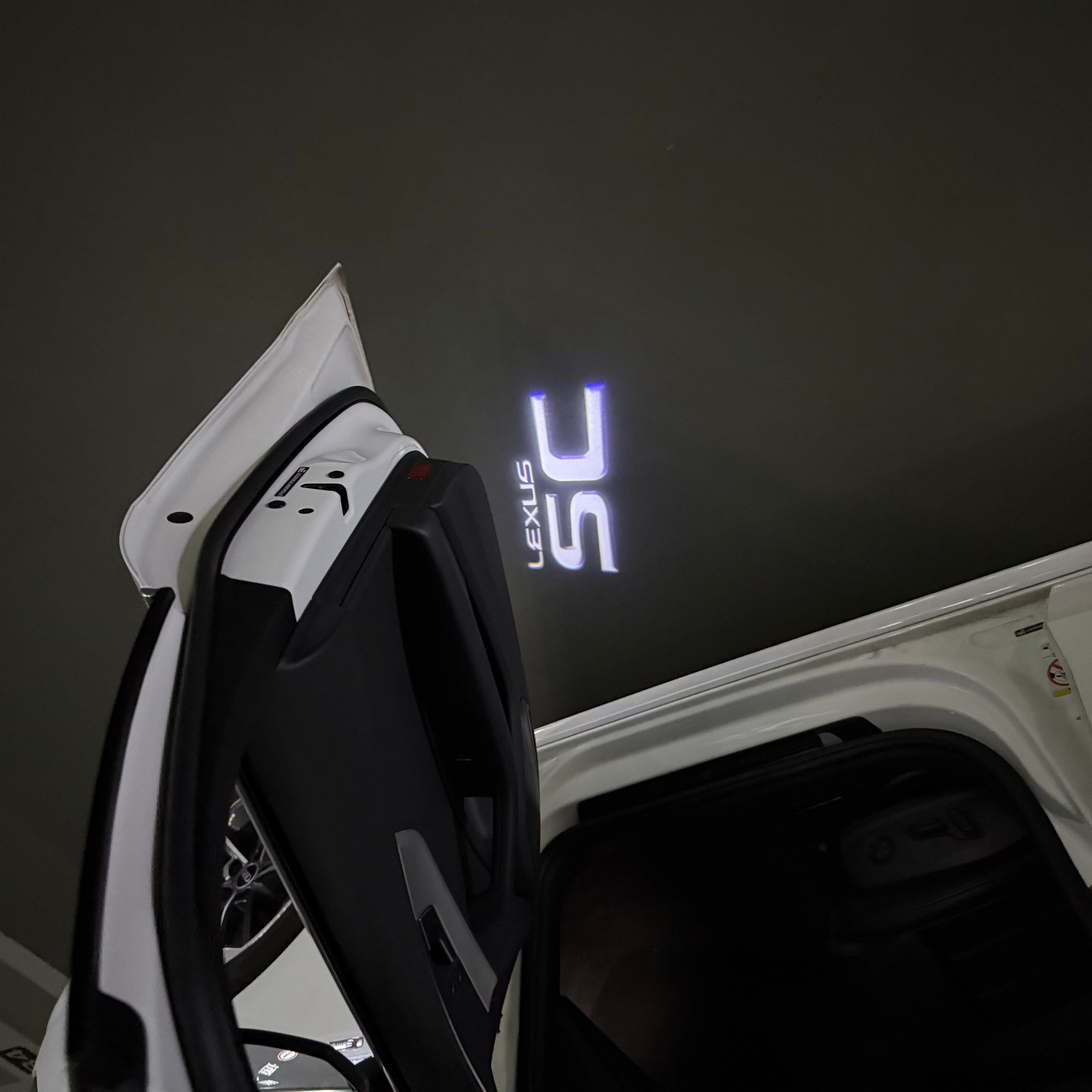 LEXUS LOGO PROJECROTR LIGHTS Nr.01 (quantité 1 = 1 ensemble/2 feux de porte)