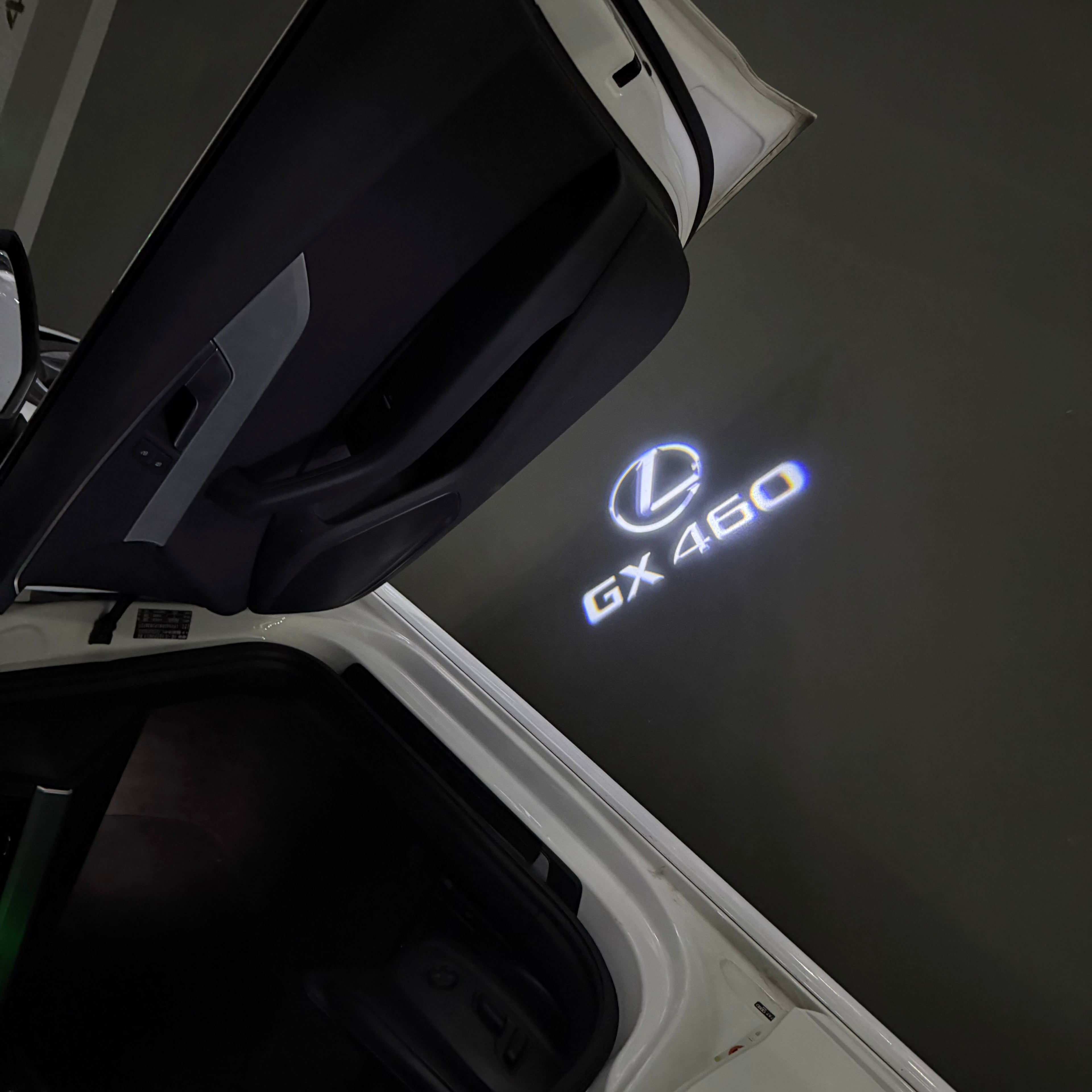 LEXUS LOGO PROJECTOR LIGHTS Nr.01 (الكمية 1 = 1 مجموعة / 2 أضواء باب)