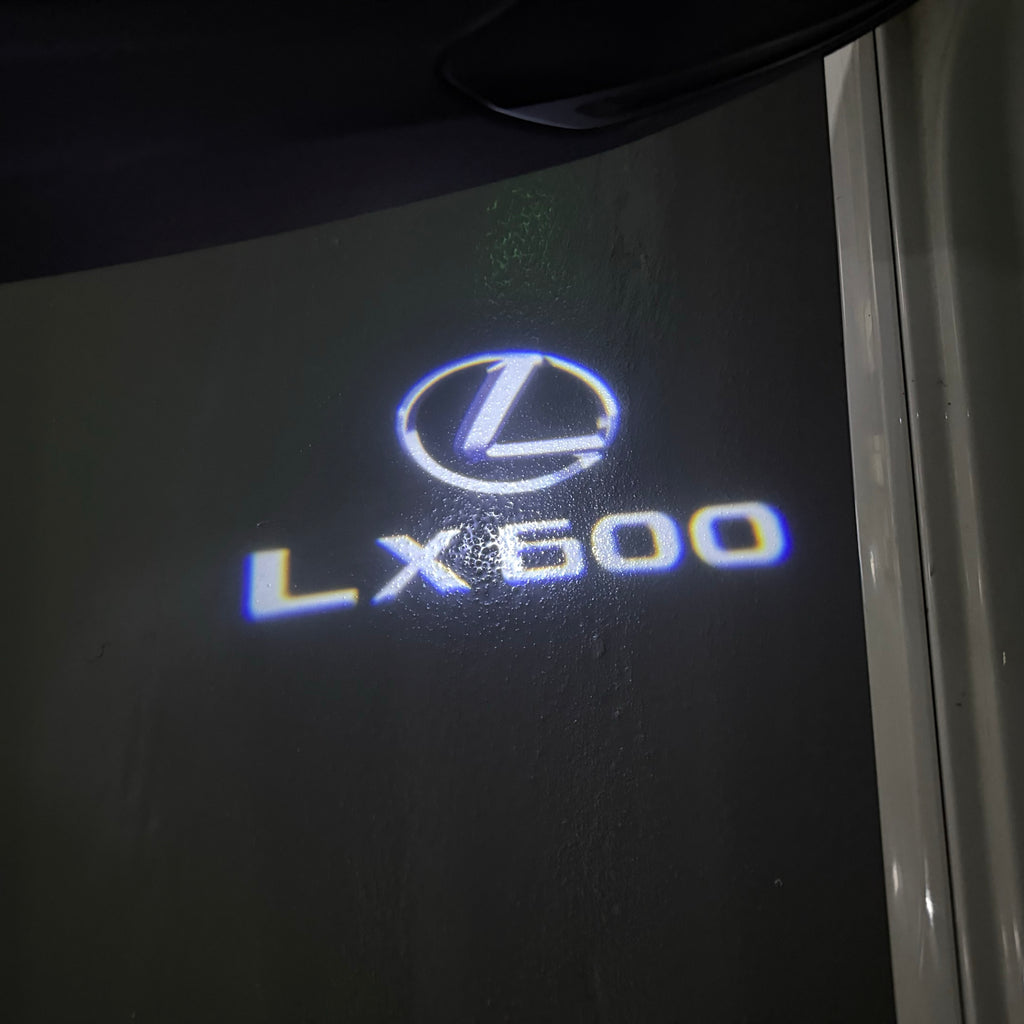 LEXUS LOGO PROJECTOR LIGHTS Nr.01 (الكمية 1 = 1 مجموعة / 2 أضواء باب)