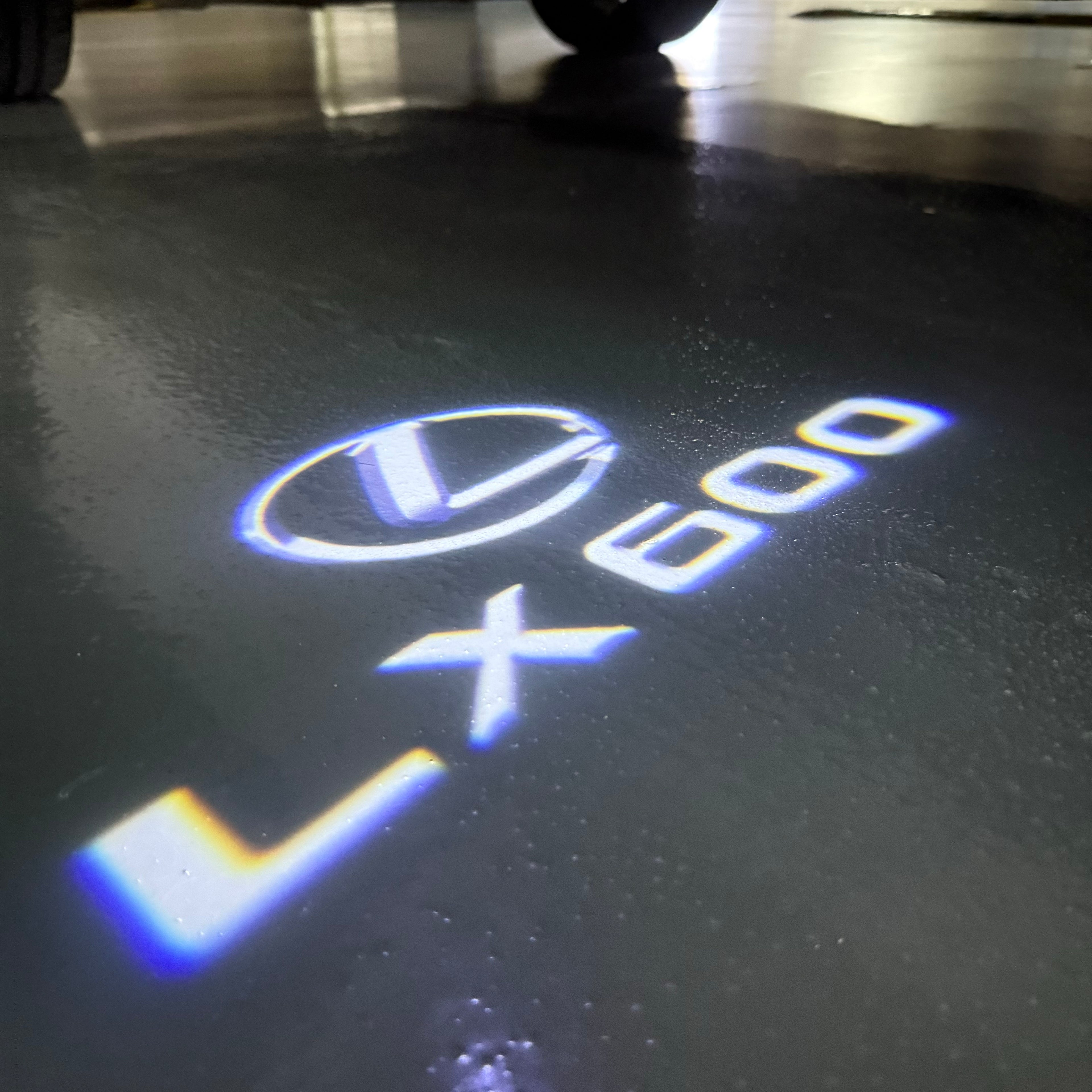 LEXUS LOGO PROJECROTR LIGHTS Nr.01 (Menge 1 = 1 Sets/2 Türleuchten)