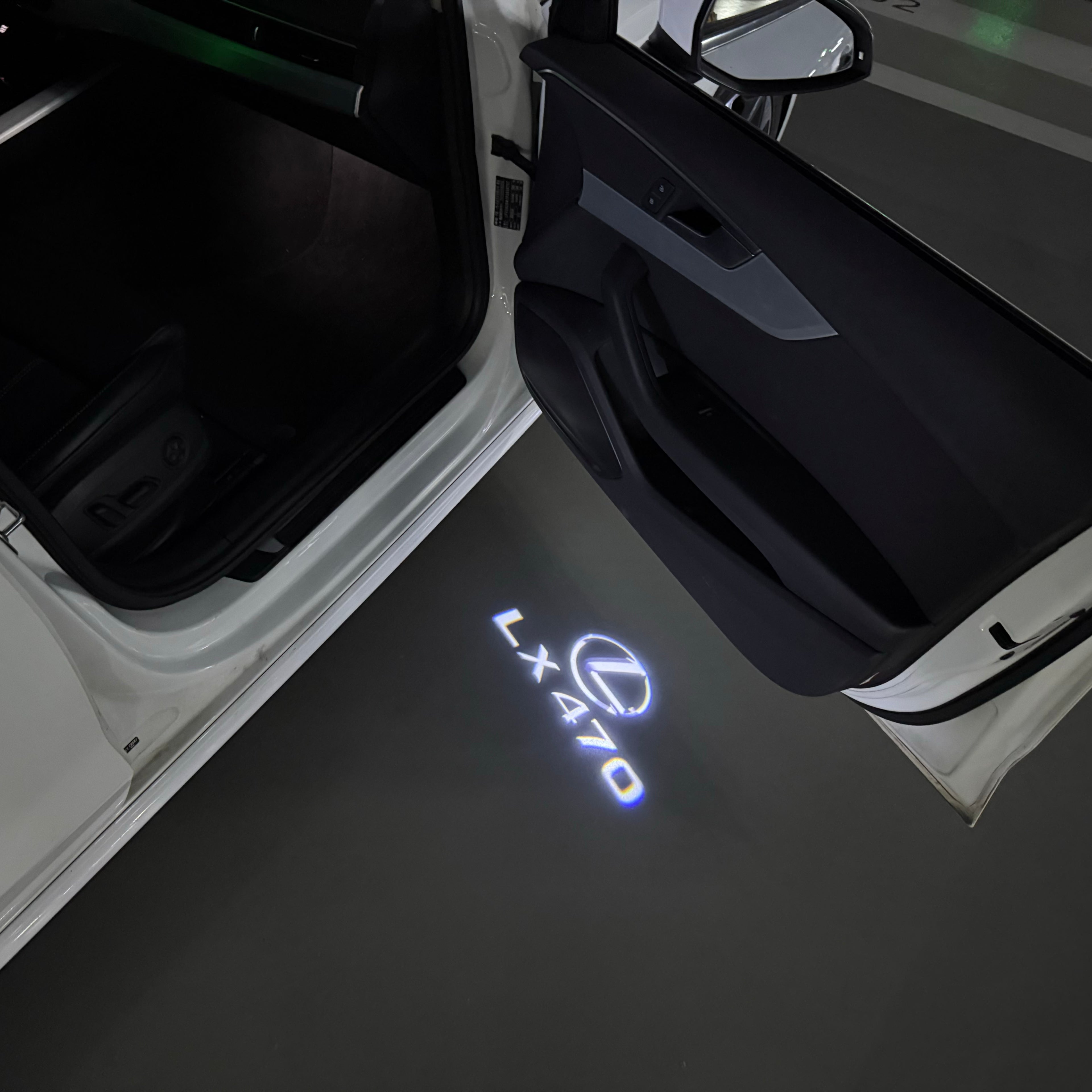 LEXUS LOGO PROJECROTR LIGHTS Nr.01 (Menge 1 = 1 Sets/2 Türleuchten)