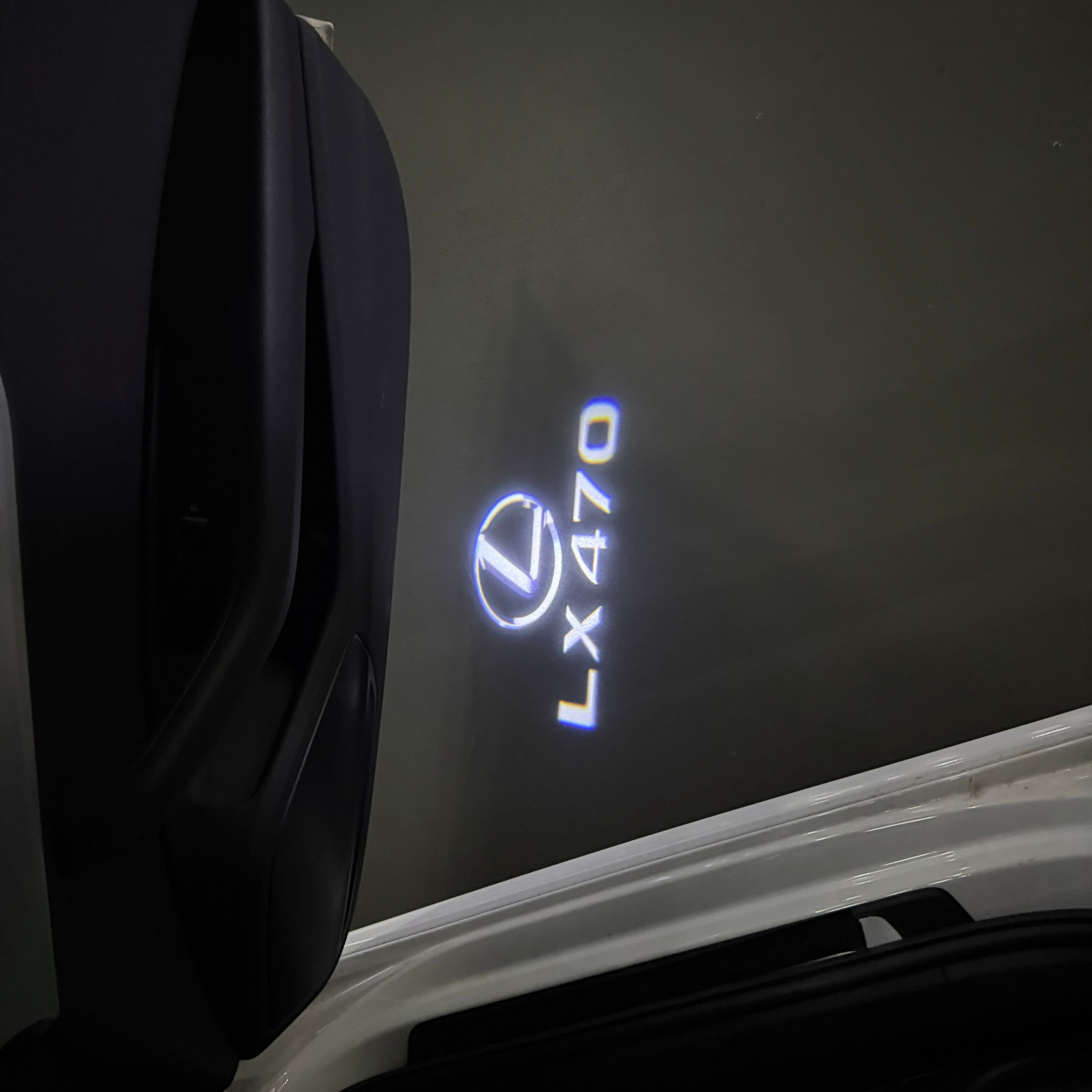 LEXUS LOGO PROJECROTR LIGHTS Nr.01 (Menge 1 = 1 Sets/2 Türleuchten)