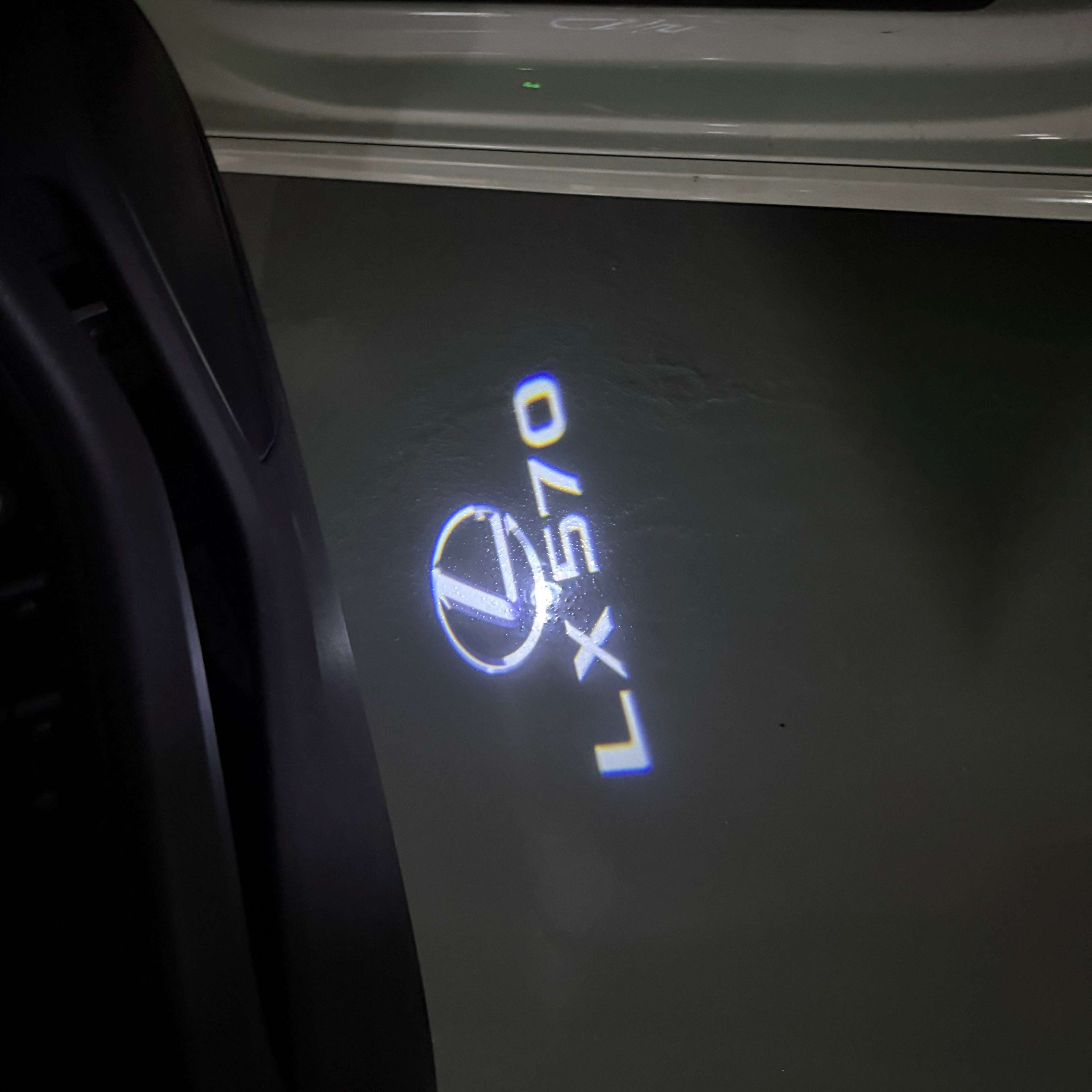 LEXUS LOGO PROJECROTR LIGHTS Nr.01 (Menge 1 = 1 Sets/2 Türleuchten)
