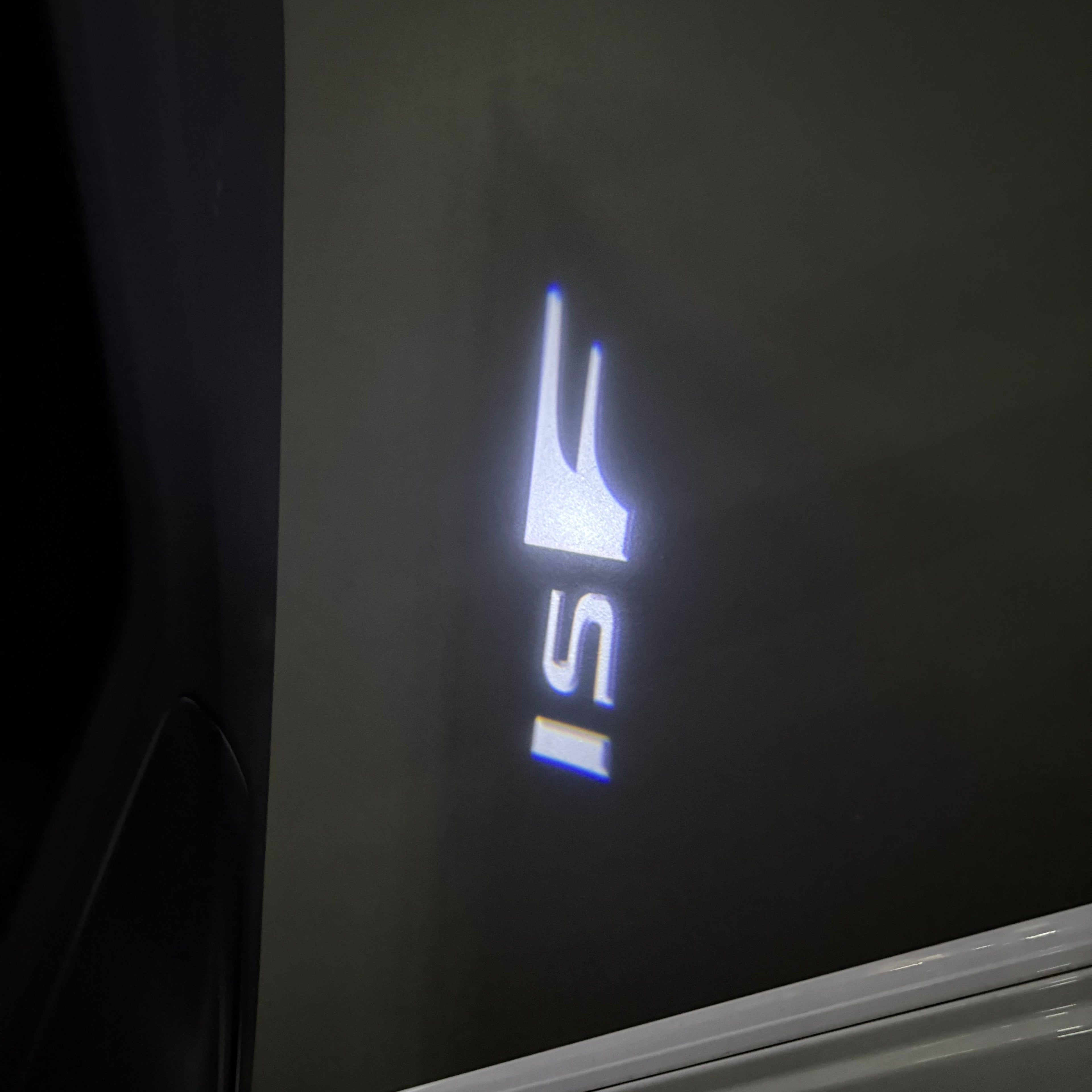 LEXUS LOGO PROJECTOR LIGHTS Nr.01 (الكمية 1 = 1 مجموعة / 2 أضواء باب)