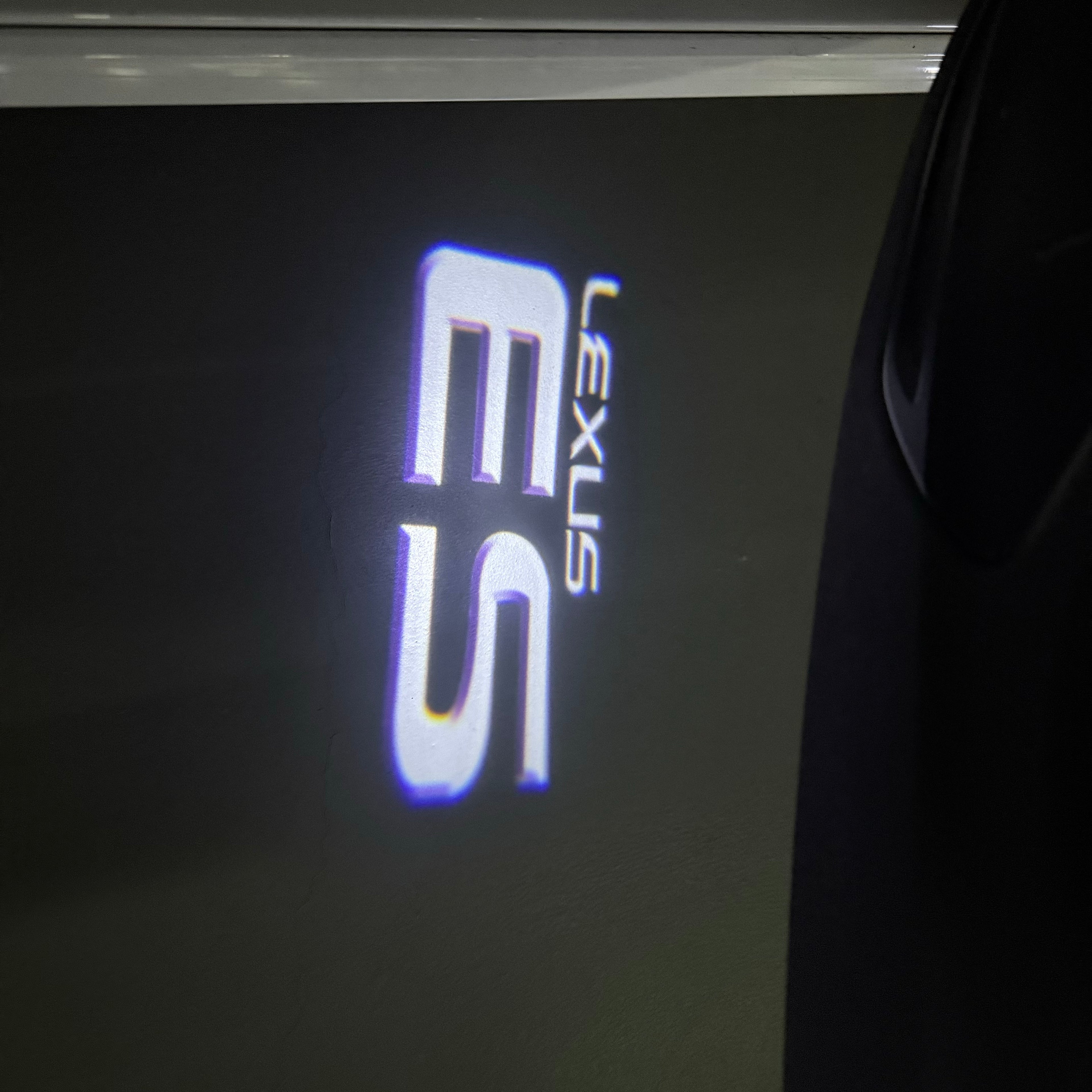 LEXUS LOGO PROJECROTR LIGHTS Nr.01 (quantité 1 = 1 ensemble/2 feux de porte)