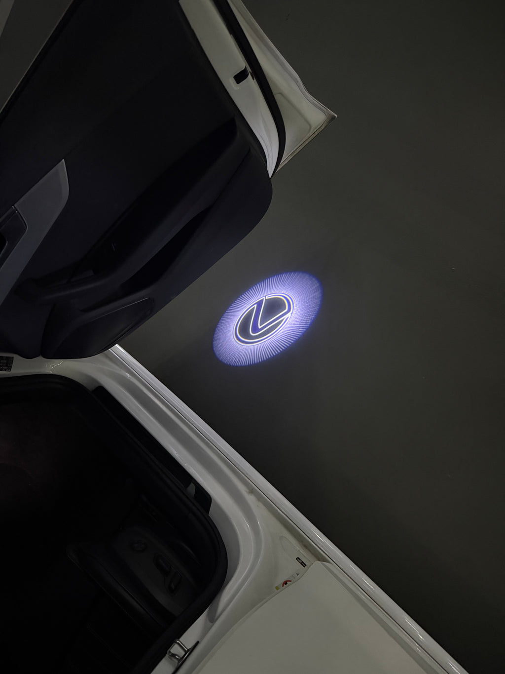LUCES LEXUS LOGO PROJECROTR Nr.01 (cantidad 1 = 1 juegos / 2 luces de puerta)