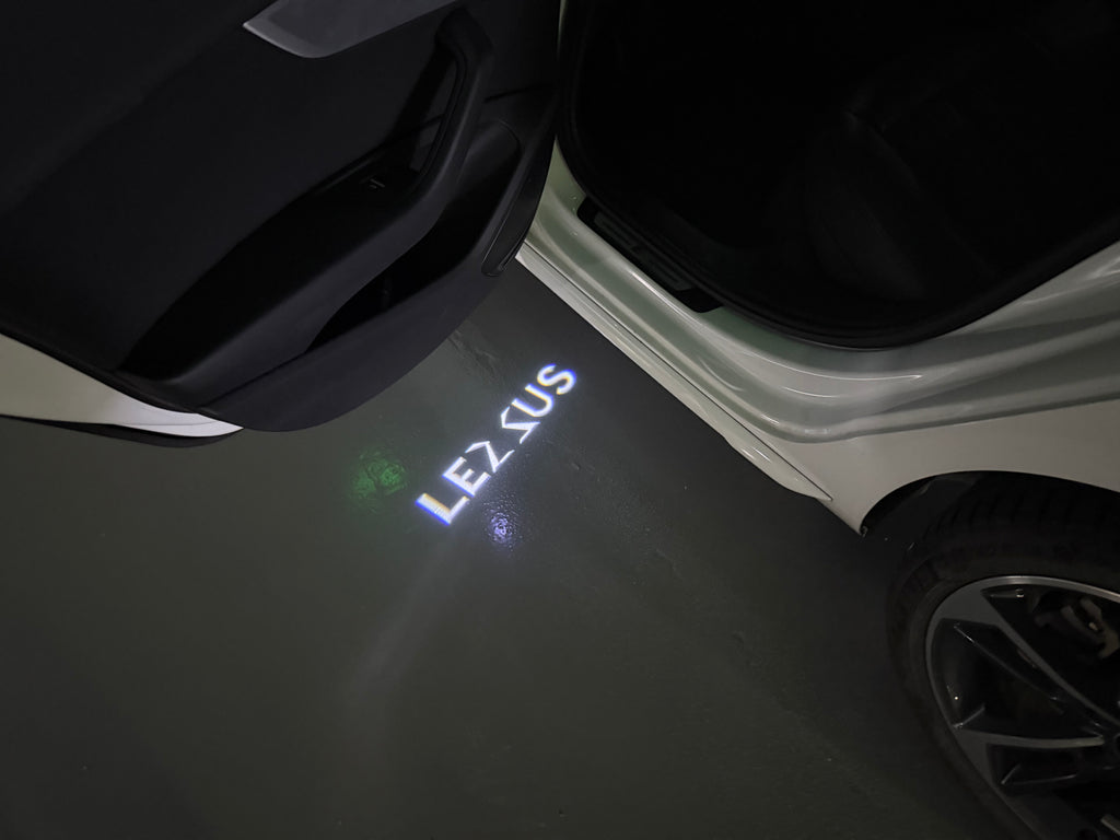 LEXUS LOGO PROJECTOR LIGHTS Nr.01 (الكمية 1 = 1 مجموعة / 2 أضواء باب)