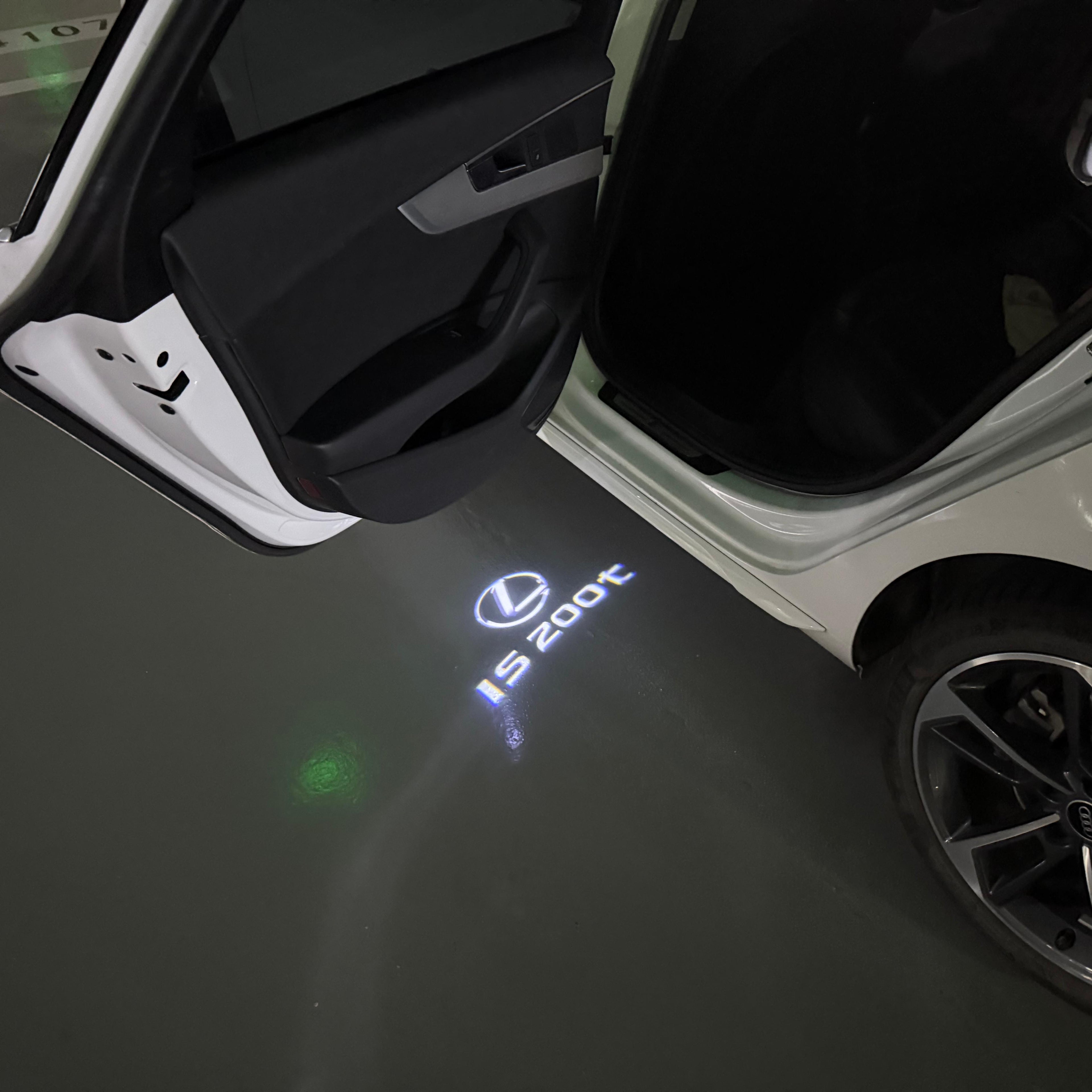 LEXUS LOGO PROJECTOR LIGHTS Nr.01 (الكمية 1 = 1 مجموعة / 2 أضواء باب)