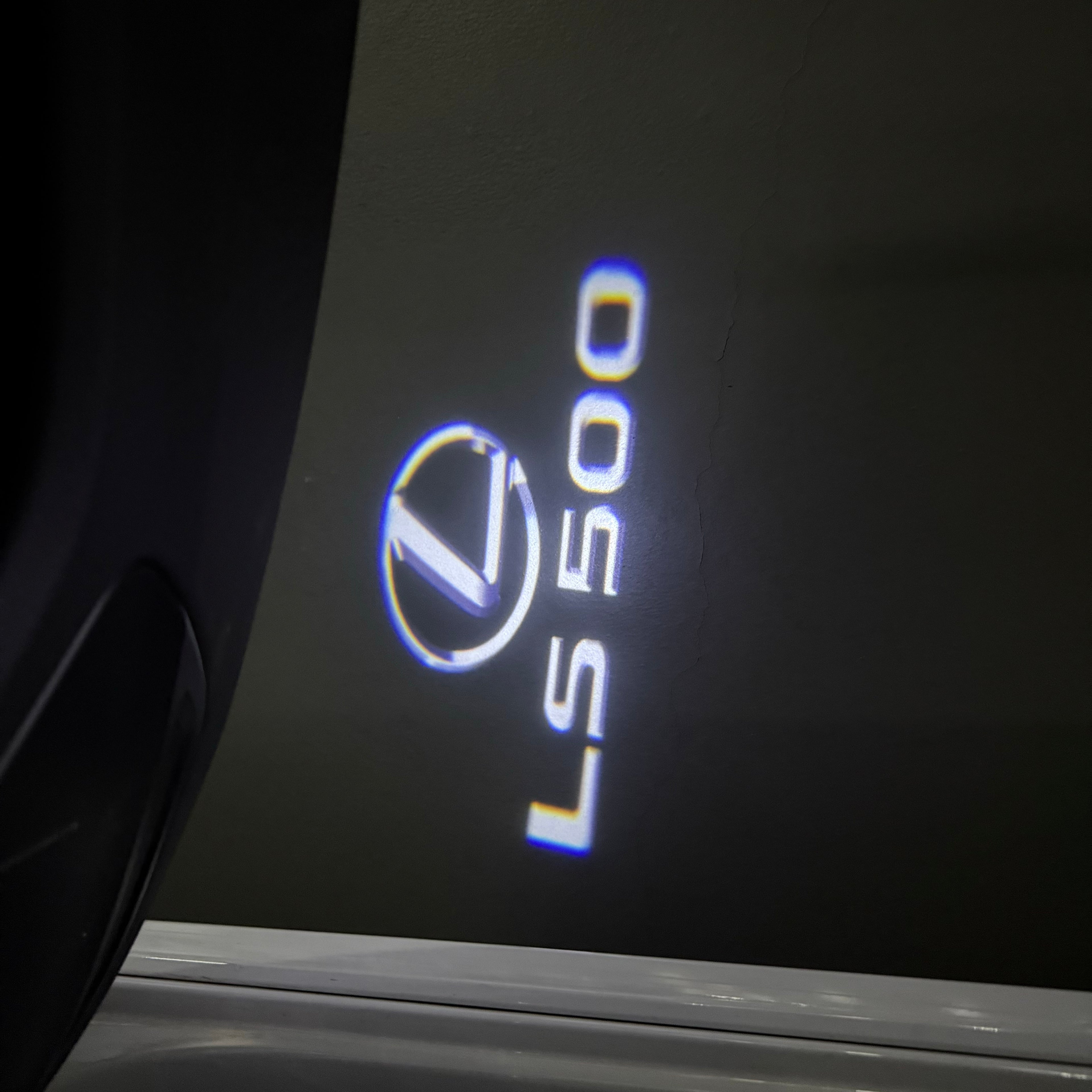 LEXUS LOGO PROJECROTR LIGHTS Nr.01 (Menge 1 = 1 Sets/2 Türleuchten)