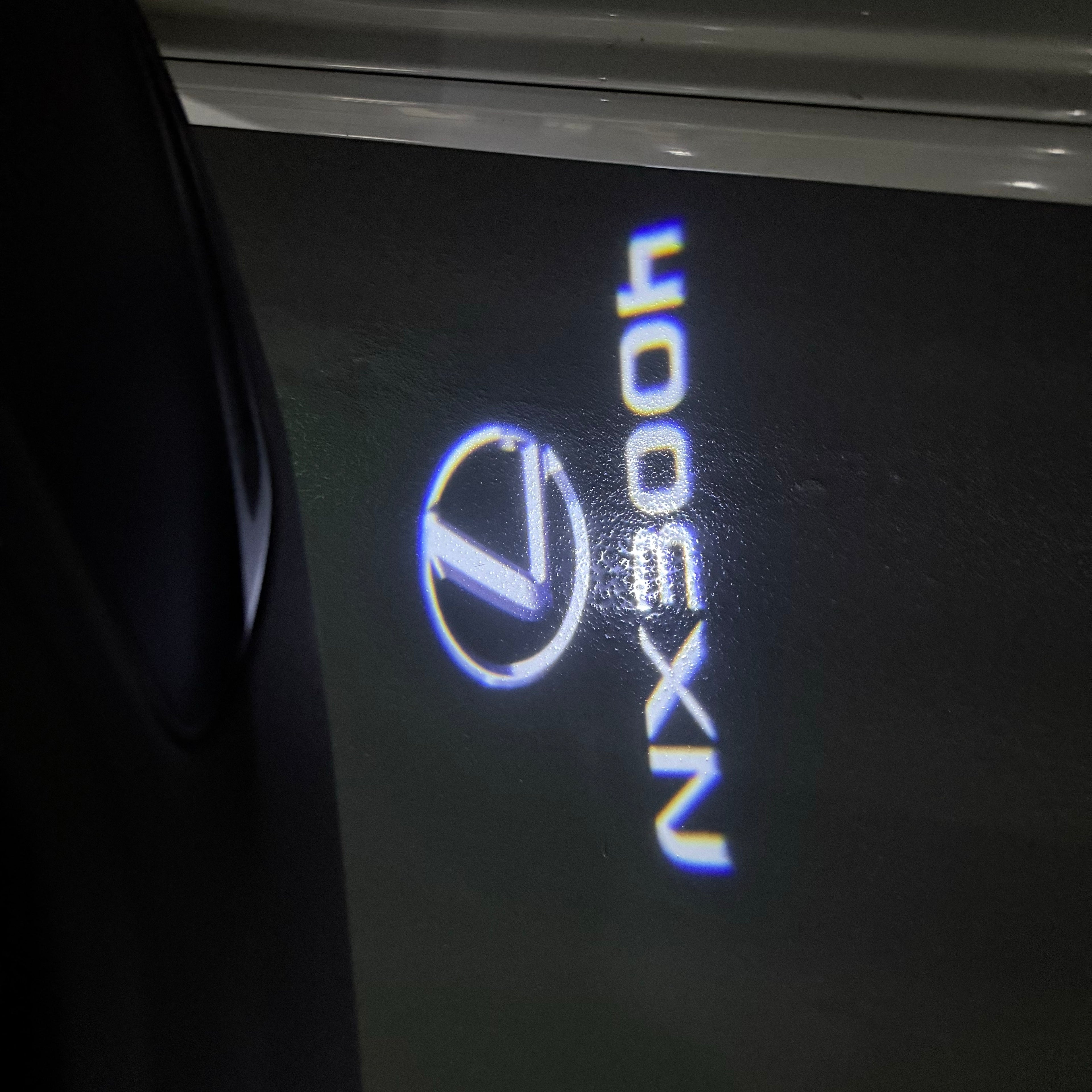 LEXUS LOGO PROJECROTR LIGHTS Nr.01 (Menge 1 = 1 Sets/2 Türleuchten)