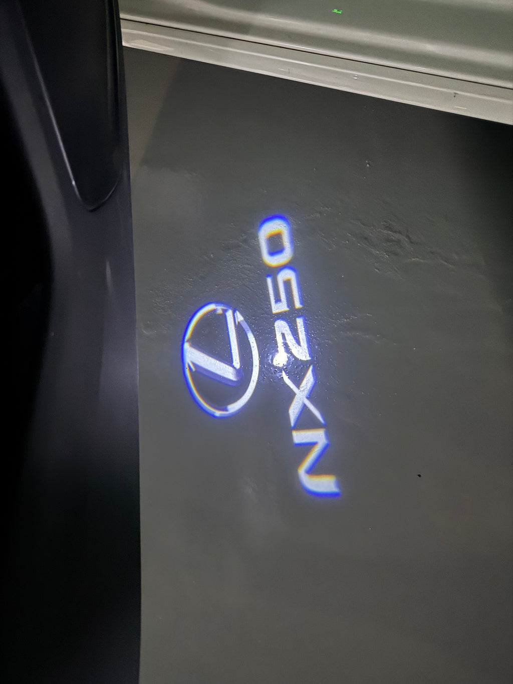 LEXUS LOGO PROJECROTR LIGHTS Nr.01 (Menge 1 = 1 Sets/2 Türleuchten)