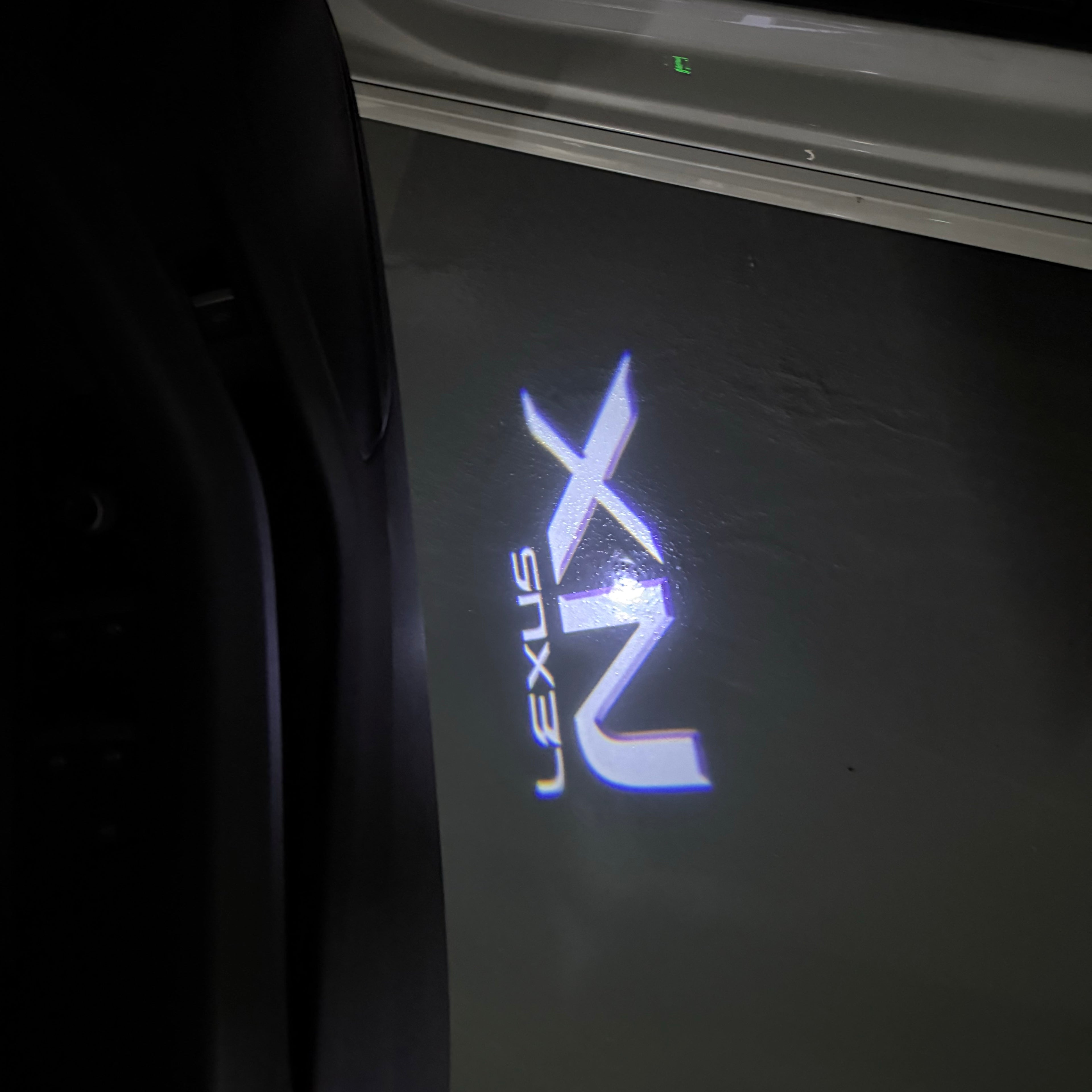 LEXUS LOGO PROJECROTR LIGHTS Nr.01 (Menge 1 = 1 Sets/2 Türleuchten)