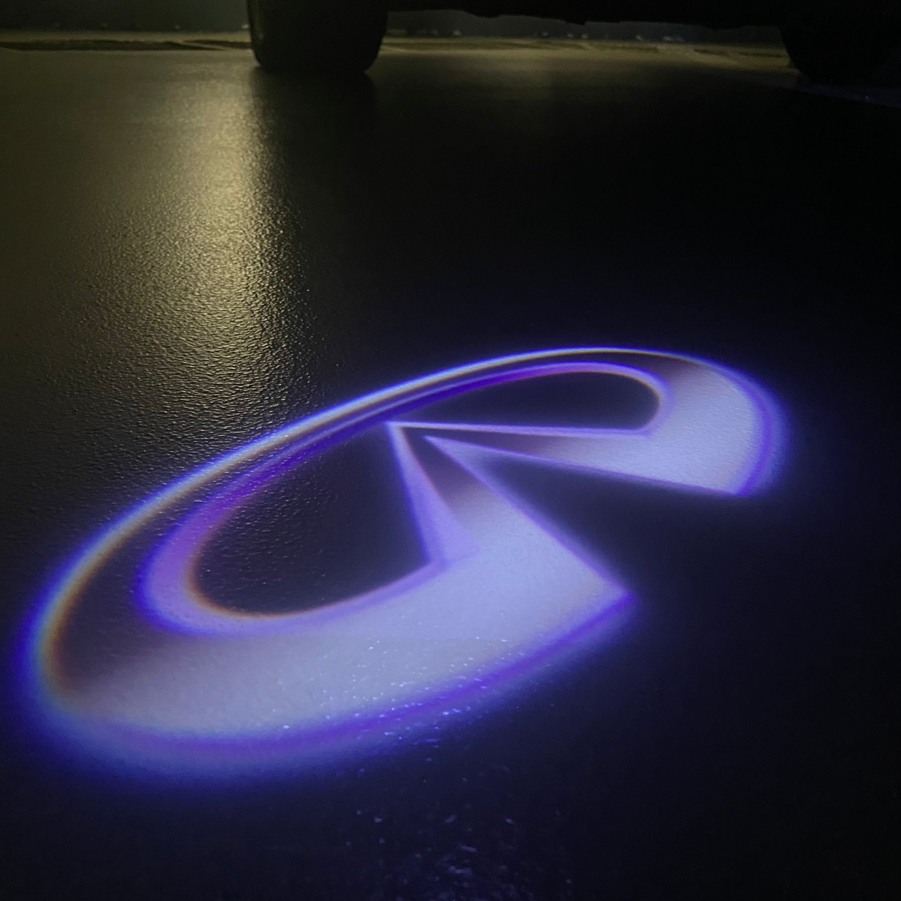 INFINTI LOGO PROJECROTR LIGHTS Nr.04 (quantité 1 = 1 ensemble/2 feux de porte)