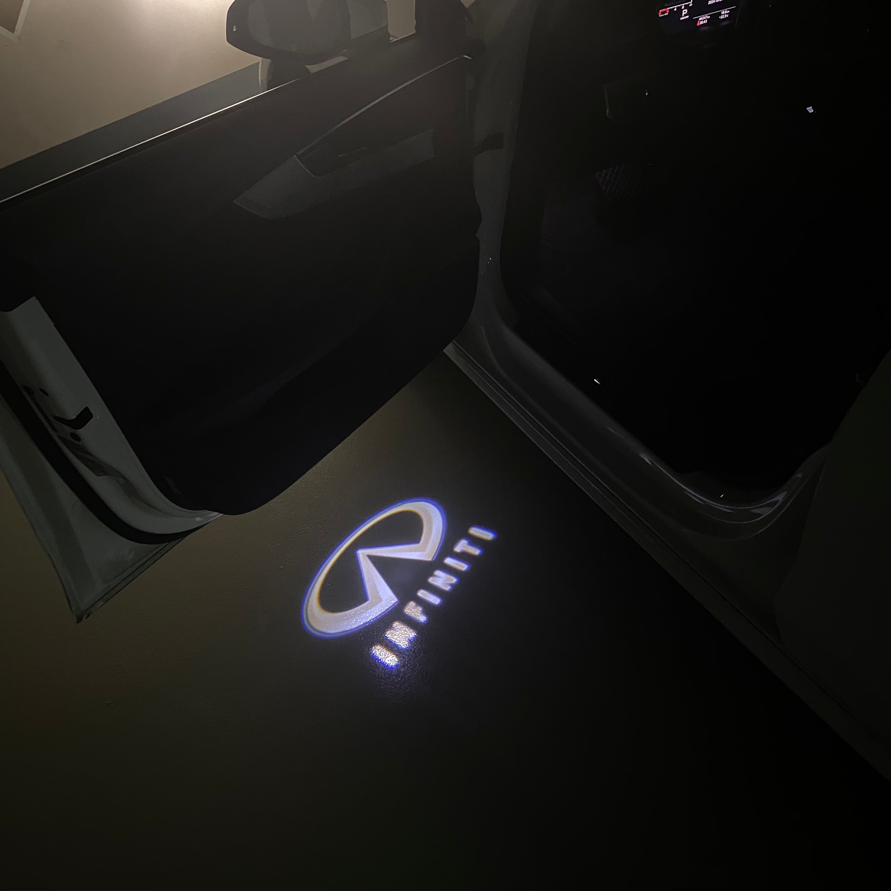 INFINTI LOGO PROJECROTR أضواء Nr.08 (الكمية 1 = 1 مجموعات / 2 أضواء الباب)