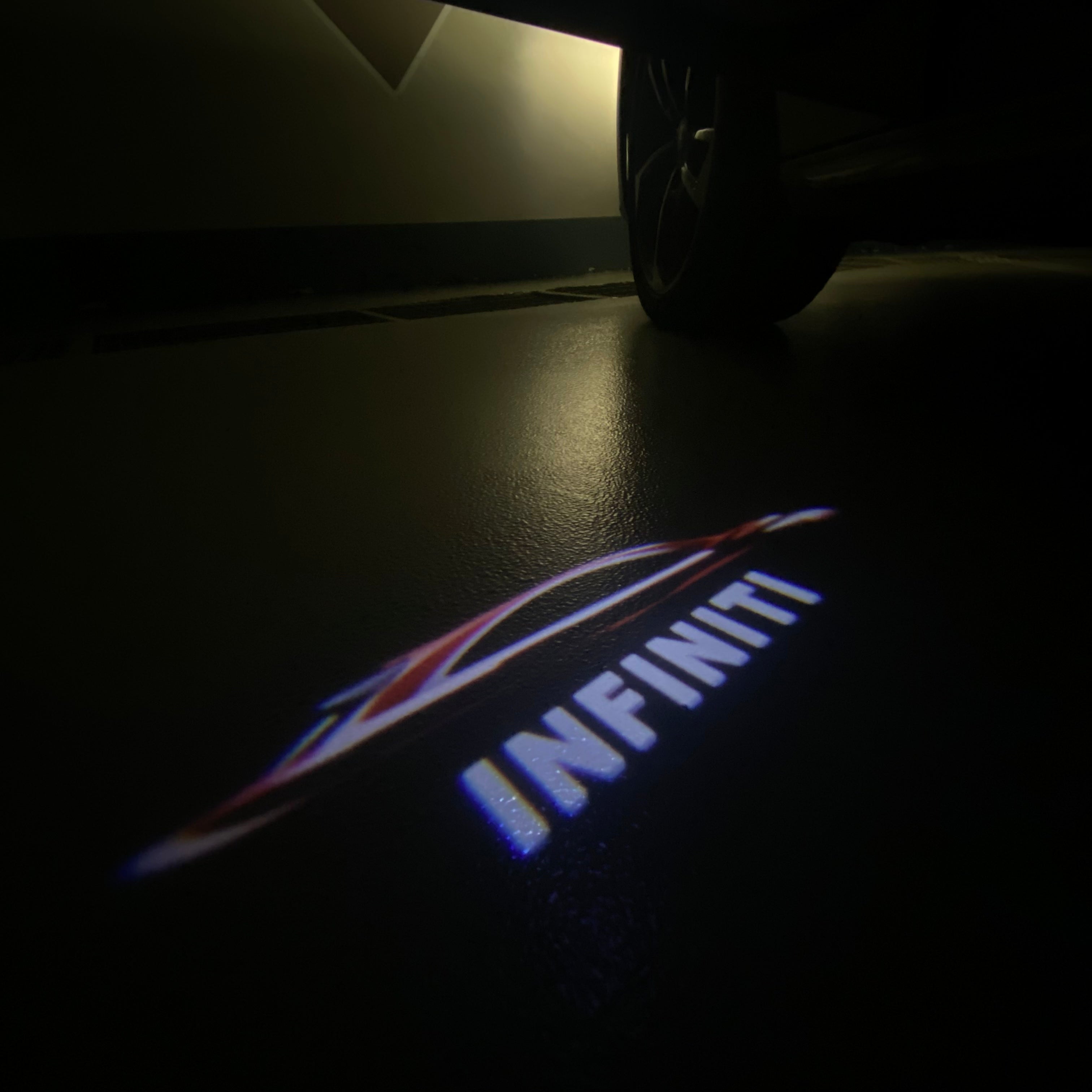 INFINTI LOGO PROJECROTR LIGHTS Nr.20 (quantité 1 = 1 ensemble/2 feux de porte)