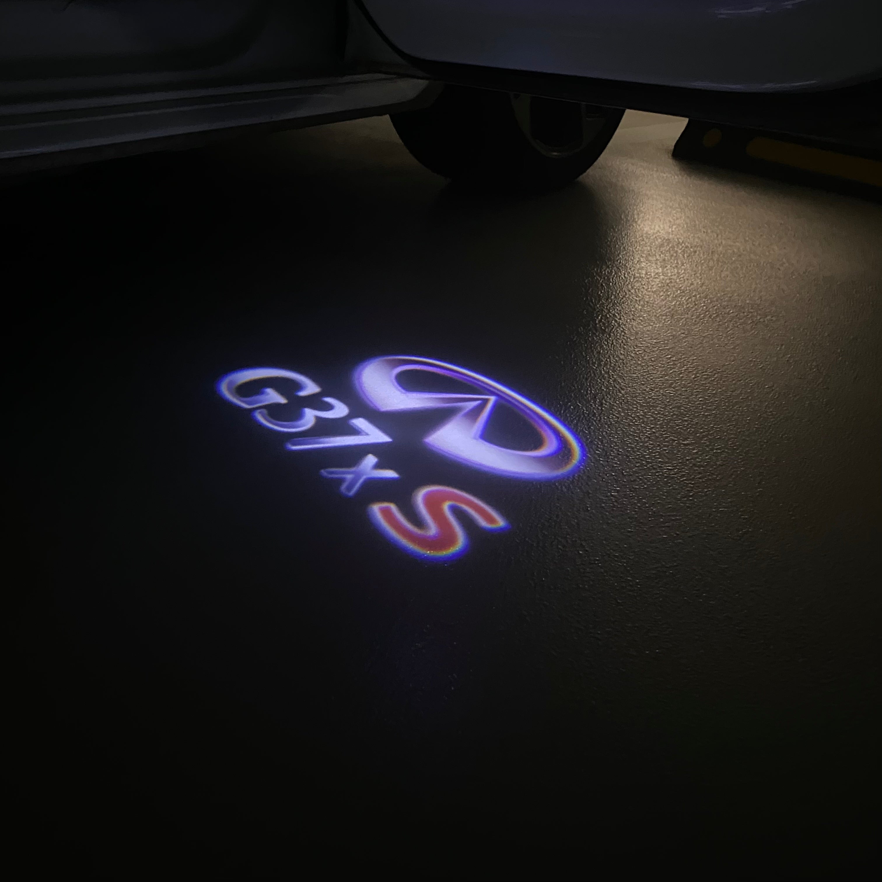 INFINTI G37xS LOGO PROJECROTR LIGHTS Nr.34 (quantité 1 = 1 ensembles / 2 feux de porte)