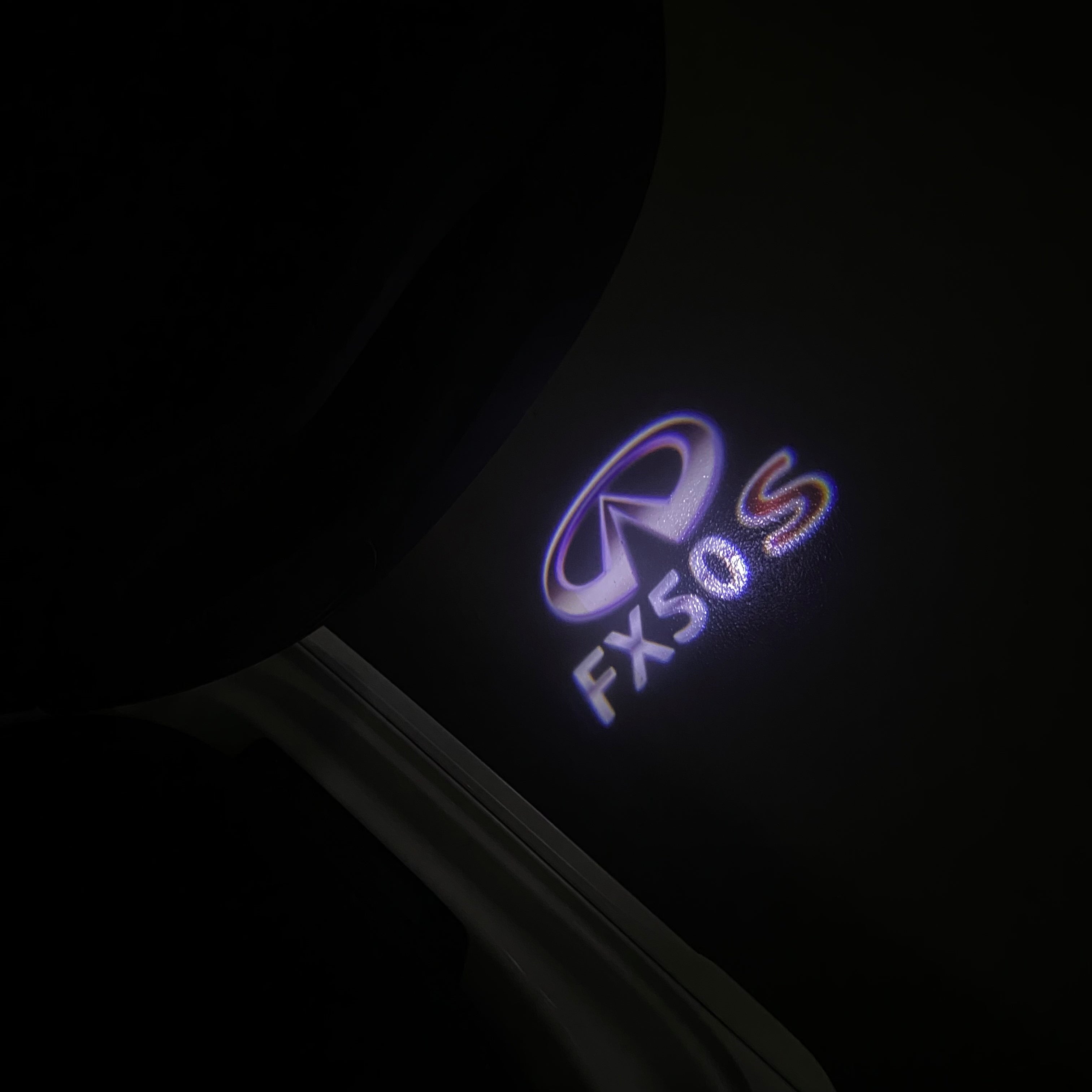 INFINTI FX50 S LOGO PROJECROTR LIGHTS Nr.28 (cantidad 1 = 1 juego/2 luces de puerta)