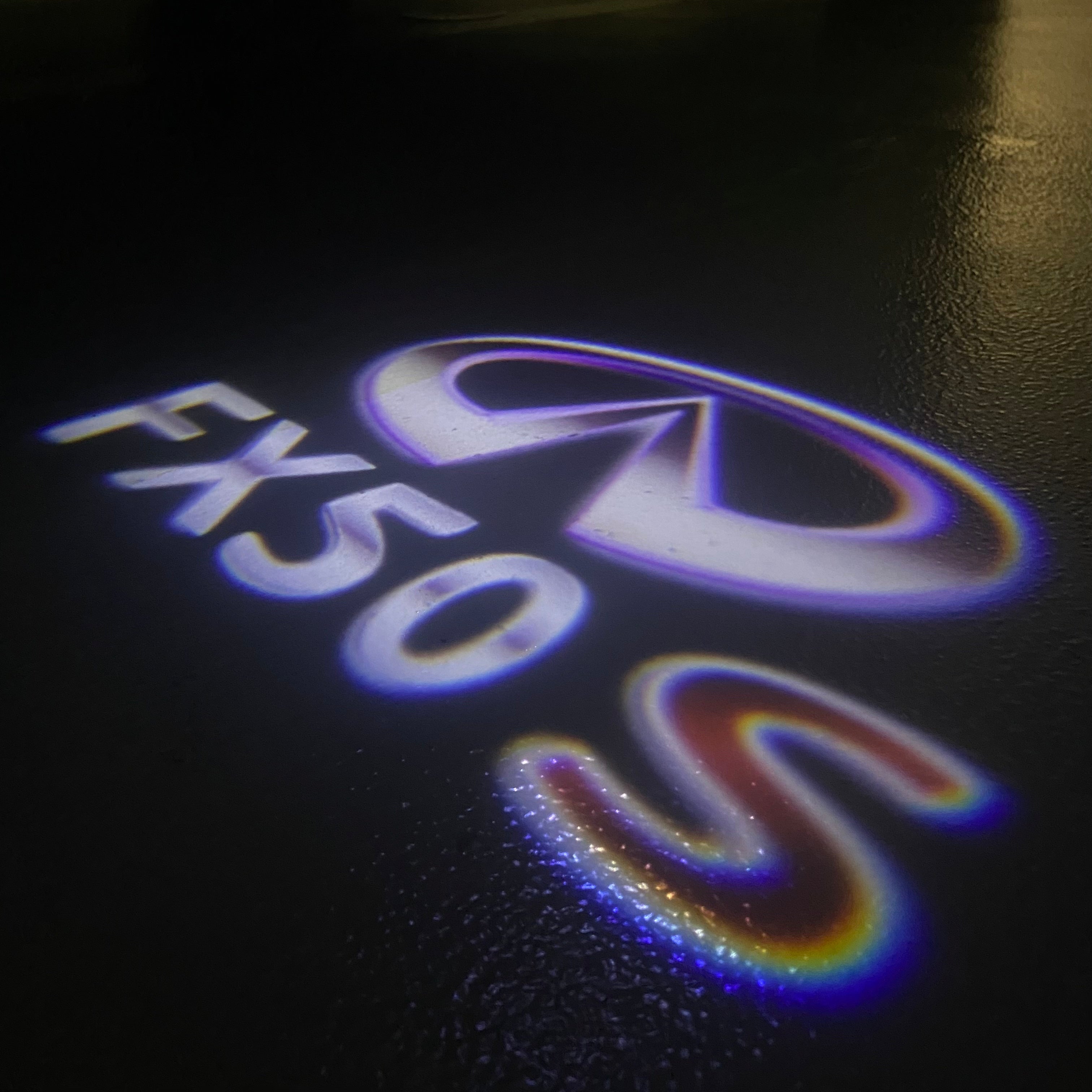 INFINTI FX50 S LOGO PROJECROTR LIGHTS Nr.28 (cantidad 1 = 1 juego/2 luces de puerta)