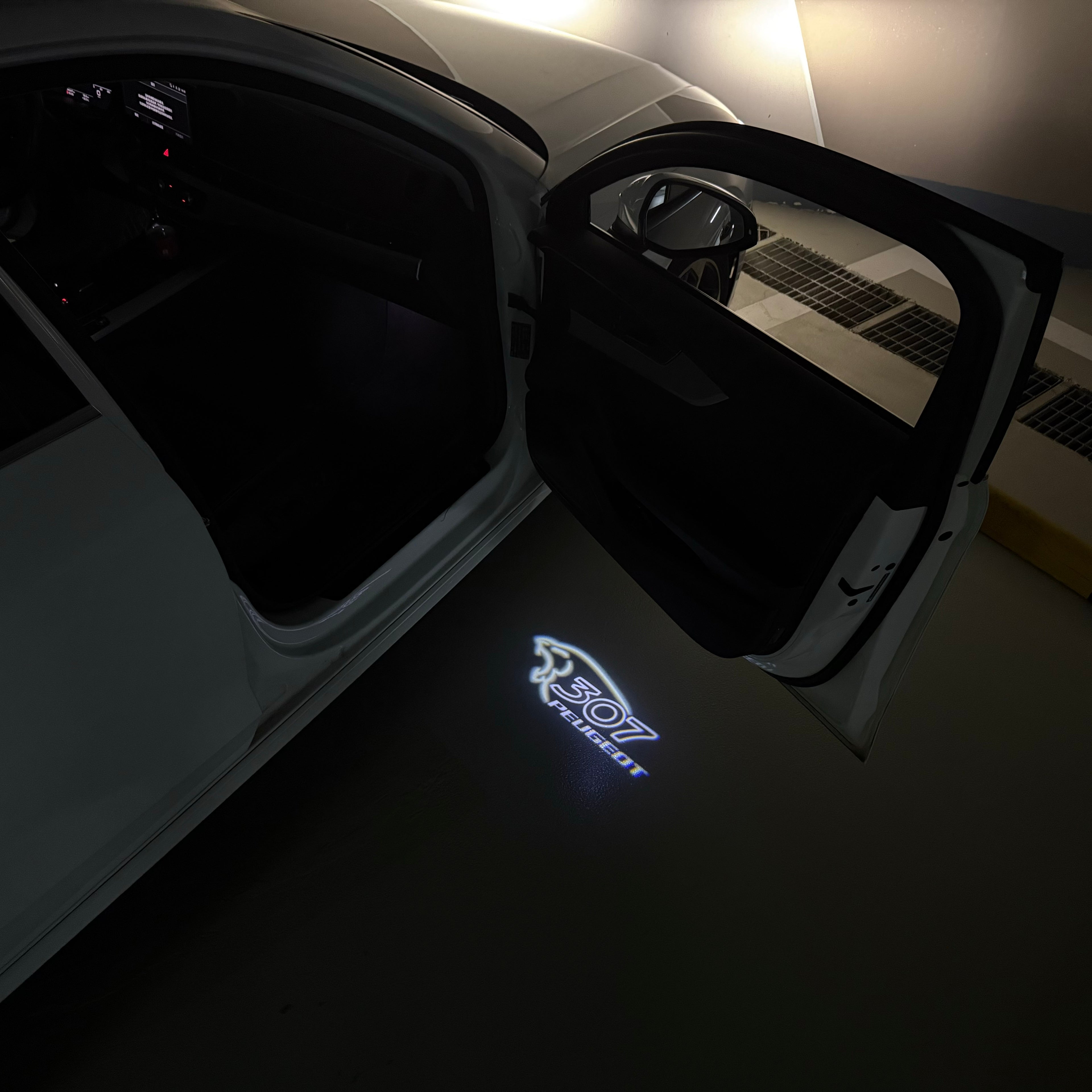 BMW M3 LOGO PROJECTOT LIGHTS Nr.24 (Menge 1 = 1 Sets/2 Türleuchten)