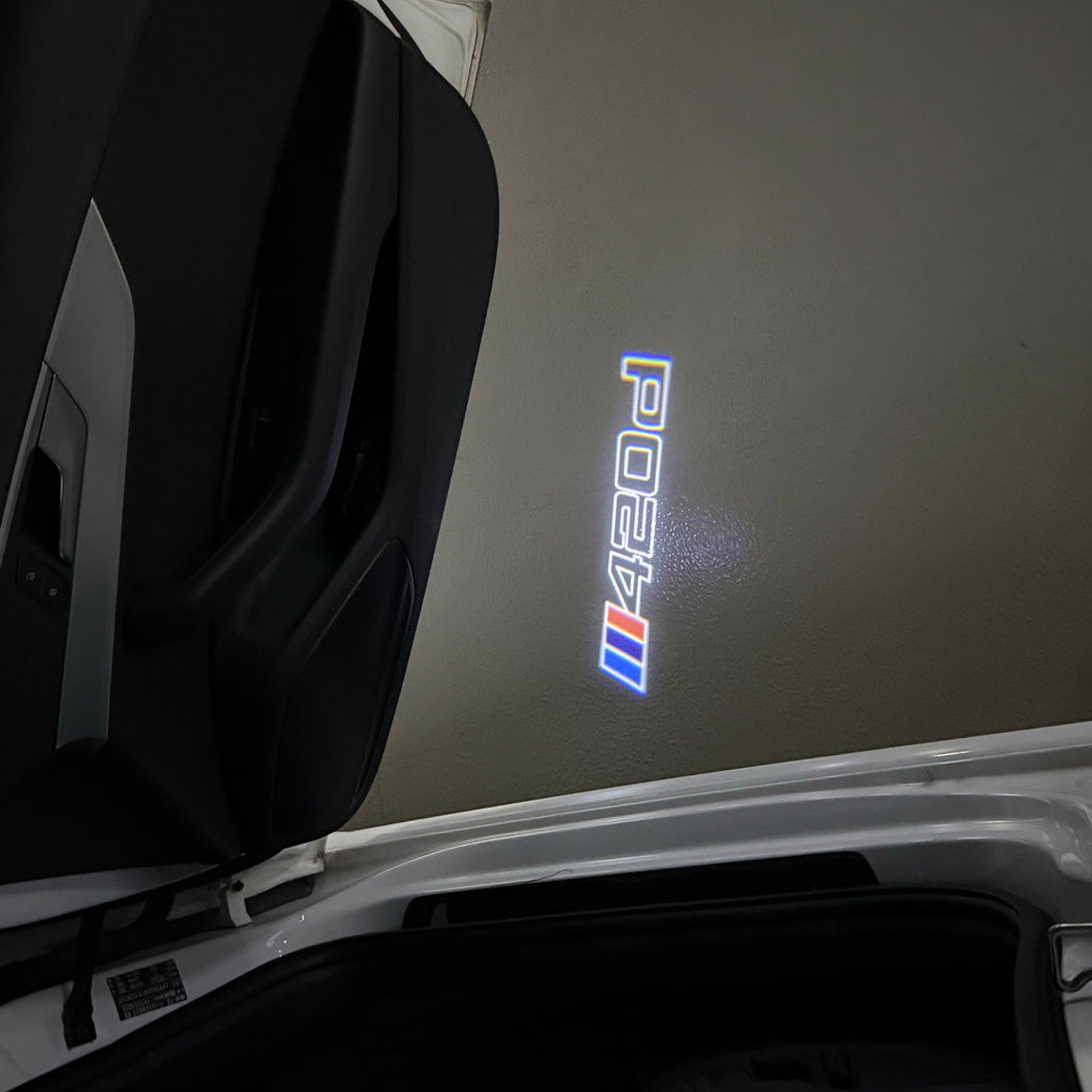 LUCES DE PROYECTOR DEL LOGOTIPO BMW M3 Nr.24 (cantidad 1 = 1 juegos / 2 luces de puerta)