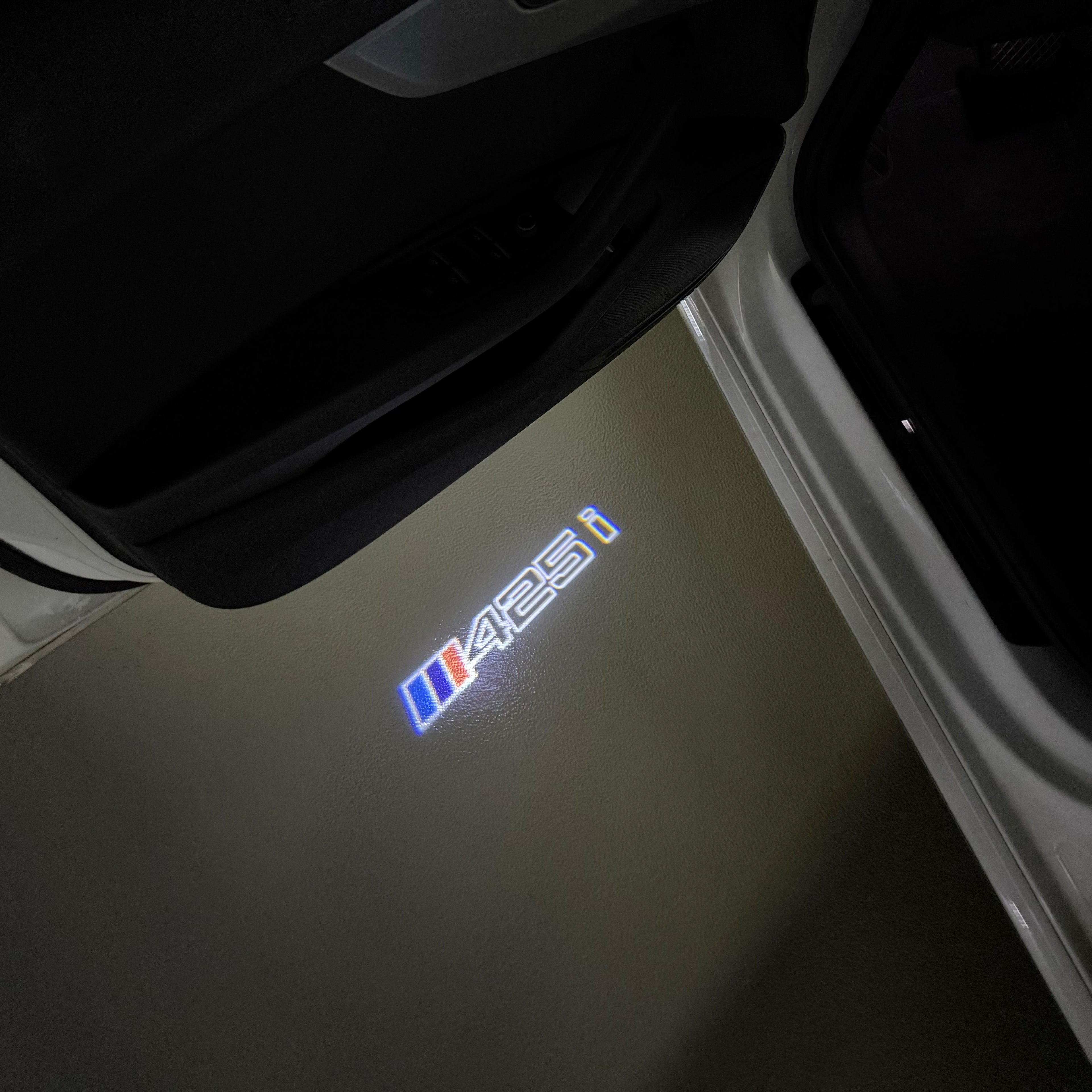 ÉCLAIRAGE DE PROJECTEUR BMW M3 LOGO Nr.24 (quantité 1 = 1 jeux / 2 feux de porte)