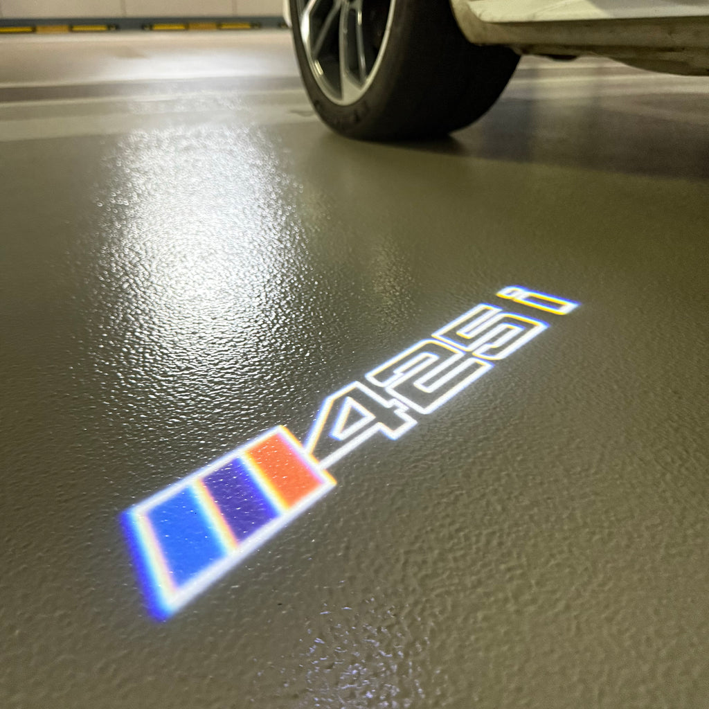 ÉCLAIRAGE DE PROJECTEUR BMW M3 LOGO Nr.24 (quantité 1 = 1 jeux / 2 feux de porte)