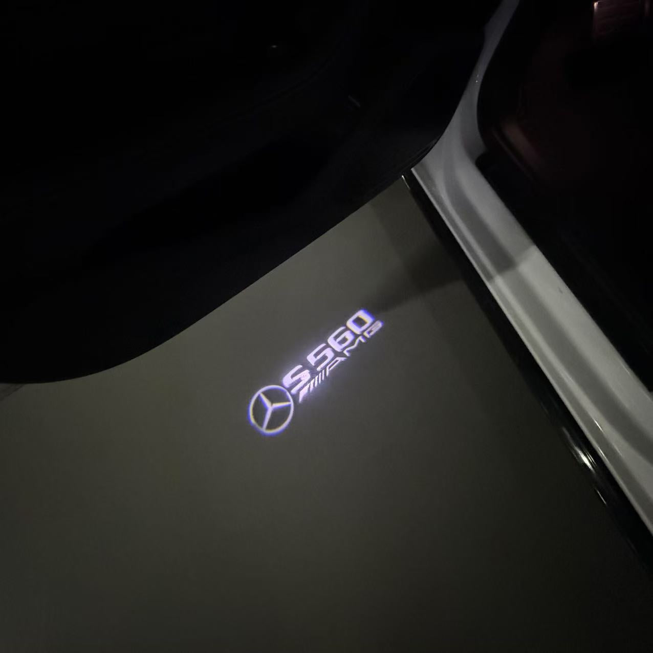 أضواء بروجكتور شعار MERCEDES BENZ رقم 03 (الكمية 1 = 1 مجموعة / 2 أضواء باب)
