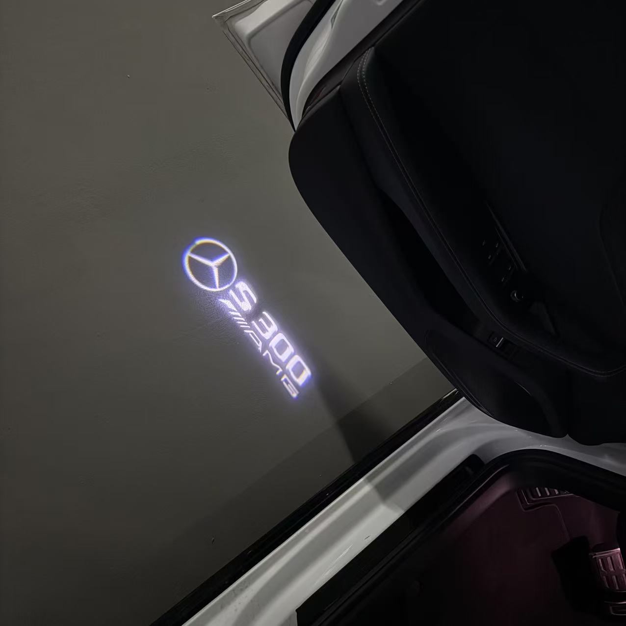 أضواء بروجكتور شعار MERCEDES BENZ رقم 03 (الكمية 1 = 1 مجموعة / 2 أضواء باب)