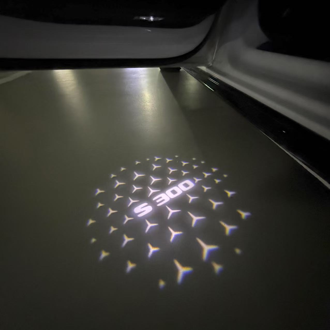LUCI PROIETTORI LOGO MERCEDES BENZ Nr.03 (quantità 1 = 1 set / 2 luci porta)