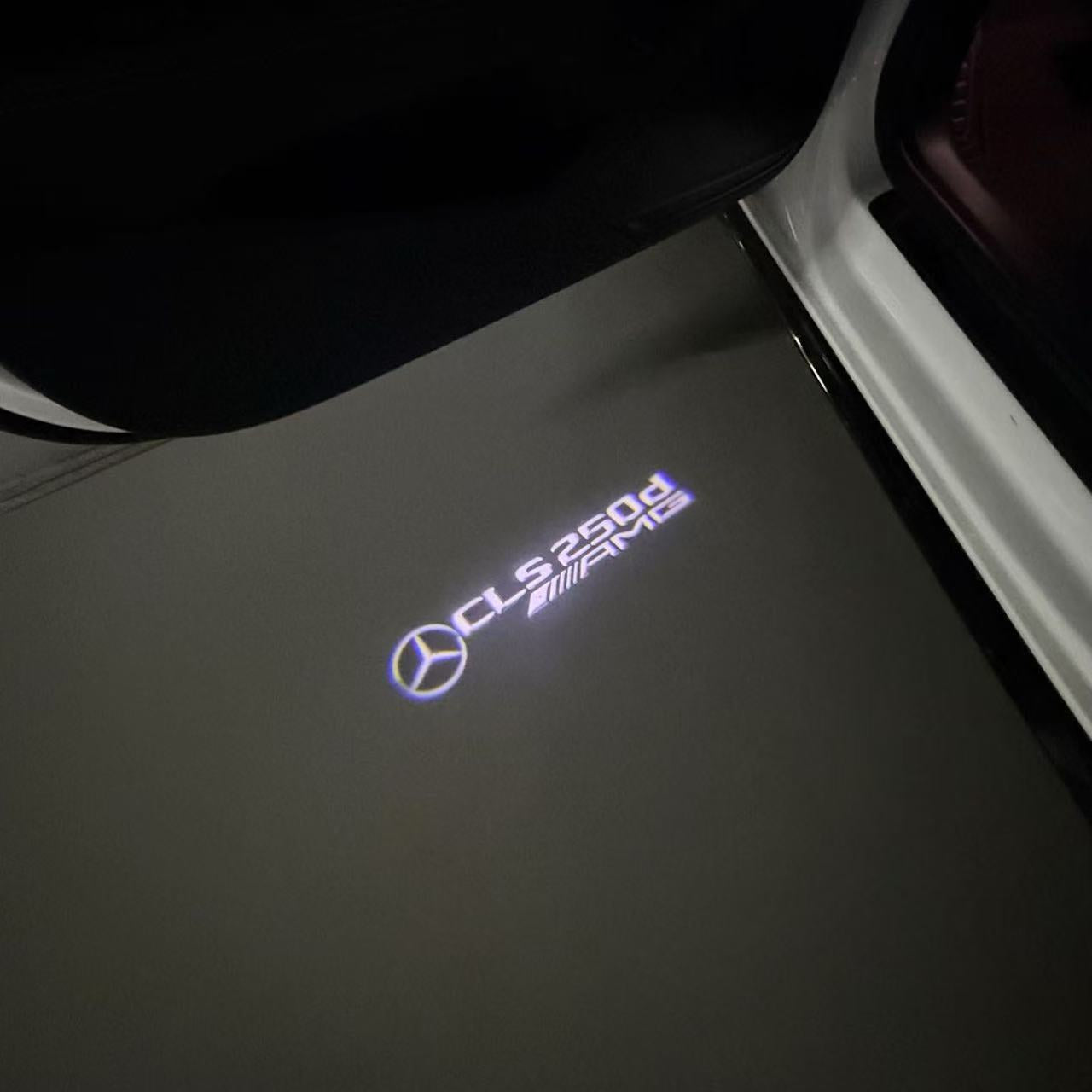 LUCI PROIETTORI LOGO MERCEDES BENZ Nr.03 (quantità 1 = 1 set / 2 luci porta)